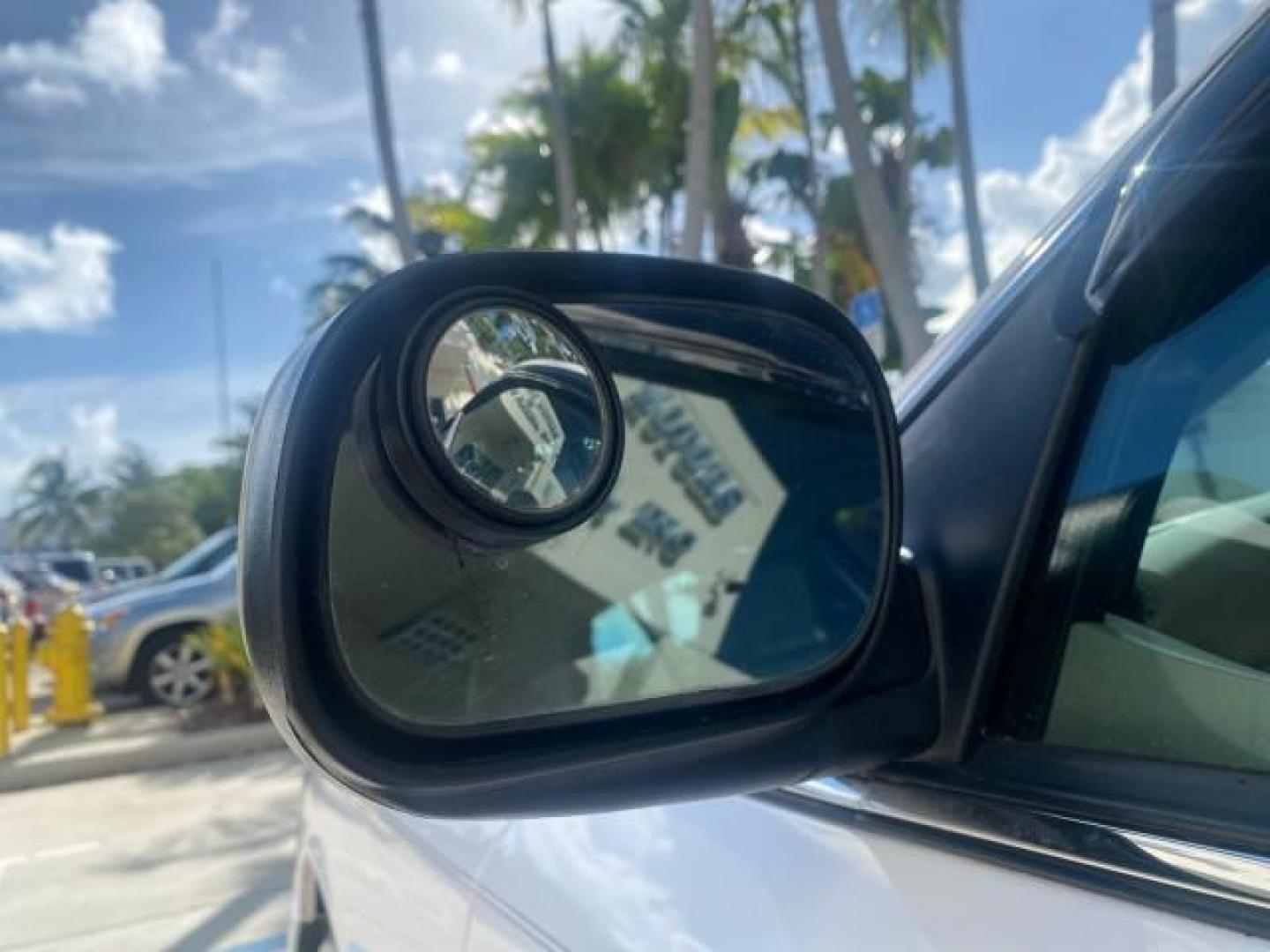 2007 Vibrant White /Med Light Stone Mercury Grand Marquis LS LOW MILES 62,205 (2MEFM75V17X) with an 4.6L SOHC FFV V8 Engine engine, Automatic transmission, located at 4701 North Dixie Hwy, Pompano Beach, FL, 33064, (954) 422-2889, 26.240938, -80.123474 - OUR WEBPAGE FLORIDACARS1.COM HAS OVER 100 PHOTOS AND FREE CARFAX LINK 2007 MERCURY GRAND MARQUIS LS VIN: 2MEFM75V17X635847 2 M E F M 7 5 V 1 7 X 6 3 5 8 4 7 SEDAN 4 DR 4.6L V8 F SOHC FLEX FUEL REAR WHEEL DRIVE Features ABS Brakes Air Conditioning Alloy Wheels AM/FM Stereo Automatic Transmission Cass - Photo#40