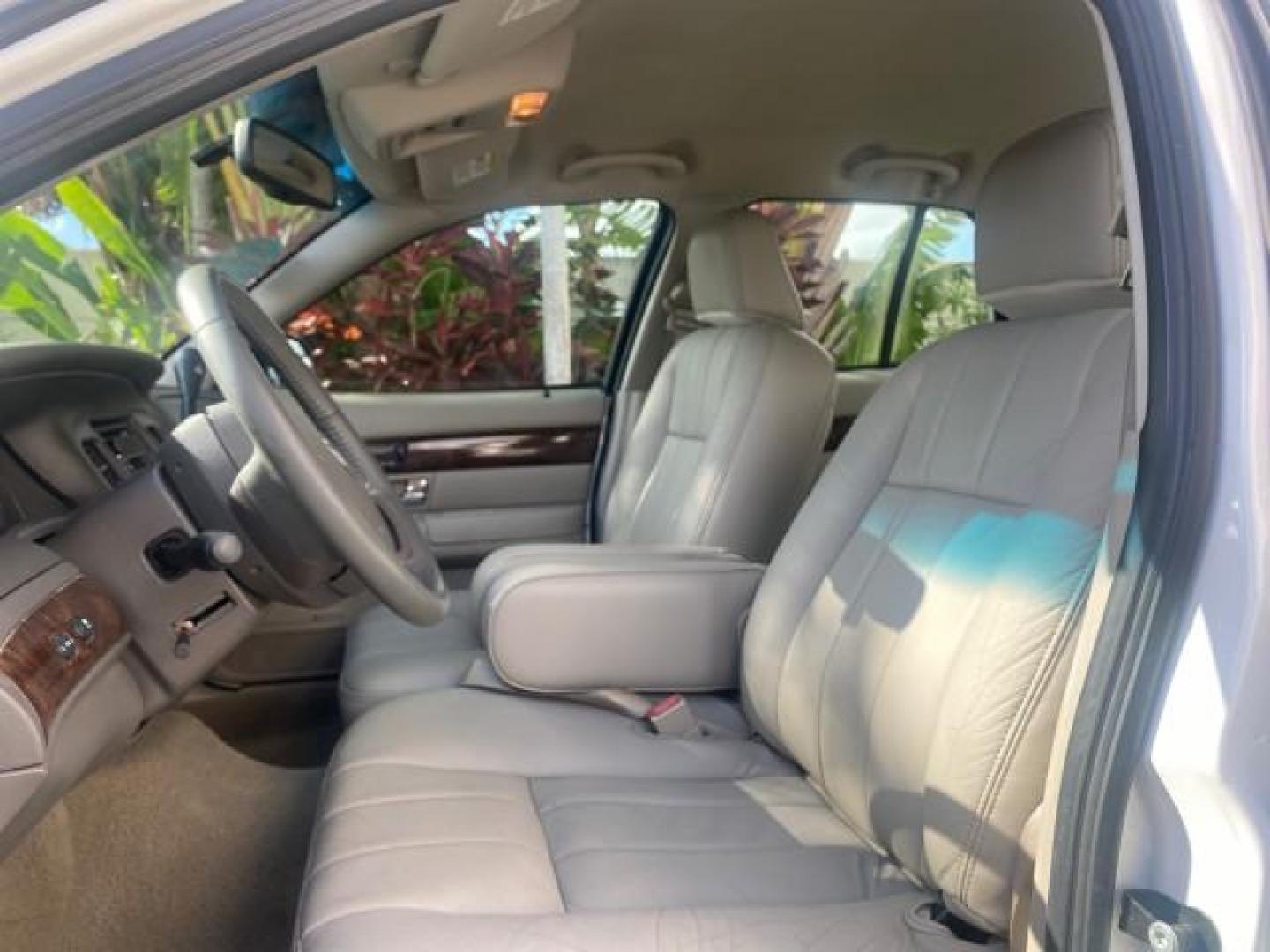 2007 Vibrant White /Med Light Stone Mercury Grand Marquis LS LOW MILES 62,205 (2MEFM75V17X) with an 4.6L SOHC FFV V8 Engine engine, Automatic transmission, located at 4701 North Dixie Hwy, Pompano Beach, FL, 33064, (954) 422-2889, 26.240938, -80.123474 - OUR WEBPAGE FLORIDACARS1.COM HAS OVER 100 PHOTOS AND FREE CARFAX LINK 2007 MERCURY GRAND MARQUIS LS VIN: 2MEFM75V17X635847 2 M E F M 7 5 V 1 7 X 6 3 5 8 4 7 SEDAN 4 DR 4.6L V8 F SOHC FLEX FUEL REAR WHEEL DRIVE Features ABS Brakes Air Conditioning Alloy Wheels AM/FM Stereo Automatic Transmission Cass - Photo#43