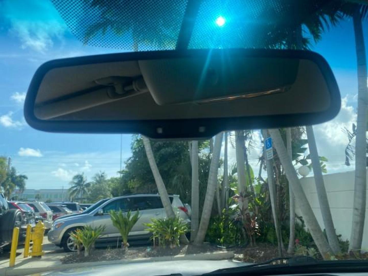 2007 Vibrant White /Med Light Stone Mercury Grand Marquis LS LOW MILES 62,205 (2MEFM75V17X) with an 4.6L SOHC FFV V8 Engine engine, Automatic transmission, located at 4701 North Dixie Hwy, Pompano Beach, FL, 33064, (954) 422-2889, 26.240938, -80.123474 - OUR WEBPAGE FLORIDACARS1.COM HAS OVER 100 PHOTOS AND FREE CARFAX LINK 2007 MERCURY GRAND MARQUIS LS VIN: 2MEFM75V17X635847 2 M E F M 7 5 V 1 7 X 6 3 5 8 4 7 SEDAN 4 DR 4.6L V8 F SOHC FLEX FUEL REAR WHEEL DRIVE Features ABS Brakes Air Conditioning Alloy Wheels AM/FM Stereo Automatic Transmission Cass - Photo#62