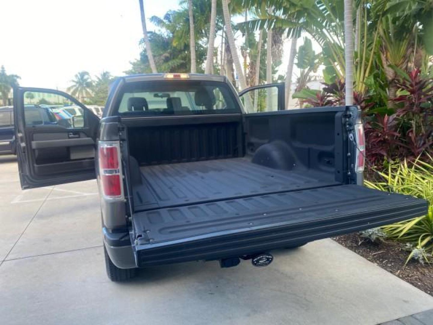 2013 Sterling Gray Metallic /Steel Gray Ford F-150 STX 4WD LOW MILES 27,133 1 OWNER (1FTMF1EF3DF) with an 5.0L V8 FFV Engine engine, Automatic transmission, located at 4701 North Dixie Hwy, Pompano Beach, FL, 33064, (954) 422-2889, 26.240938, -80.123474 - OUR WEBPAGE FLORIDACARS1.COM HAS OVER 100 PHOTOS AND FREE CARFAX LINK 2013 FORD F-150 STX VIN: 1FTMF1EF3DFC39967 1 F T M F 1 E F 3 D F C 3 9 9 6 7 PICKUP 5.0L V8 F DOHC 32V FLEX FUEL REAR WHEEL DRIVE W/ 4X4 Features 4WD/AWD ABS Brakes Air Conditioning Alloy Wheels AM/FM Stereo Automatic Transmission - Photo#14