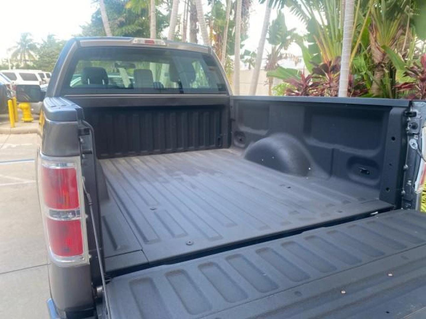 2013 Sterling Gray Metallic /Steel Gray Ford F-150 STX 4WD LOW MILES 27,133 1 OWNER (1FTMF1EF3DF) with an 5.0L V8 FFV Engine engine, Automatic transmission, located at 4701 North Dixie Hwy, Pompano Beach, FL, 33064, (954) 422-2889, 26.240938, -80.123474 - OUR WEBPAGE FLORIDACARS1.COM HAS OVER 100 PHOTOS AND FREE CARFAX LINK 2013 FORD F-150 STX VIN: 1FTMF1EF3DFC39967 1 F T M F 1 E F 3 D F C 3 9 9 6 7 PICKUP 5.0L V8 F DOHC 32V FLEX FUEL REAR WHEEL DRIVE W/ 4X4 Features 4WD/AWD ABS Brakes Air Conditioning Alloy Wheels AM/FM Stereo Automatic Transmission - Photo#90