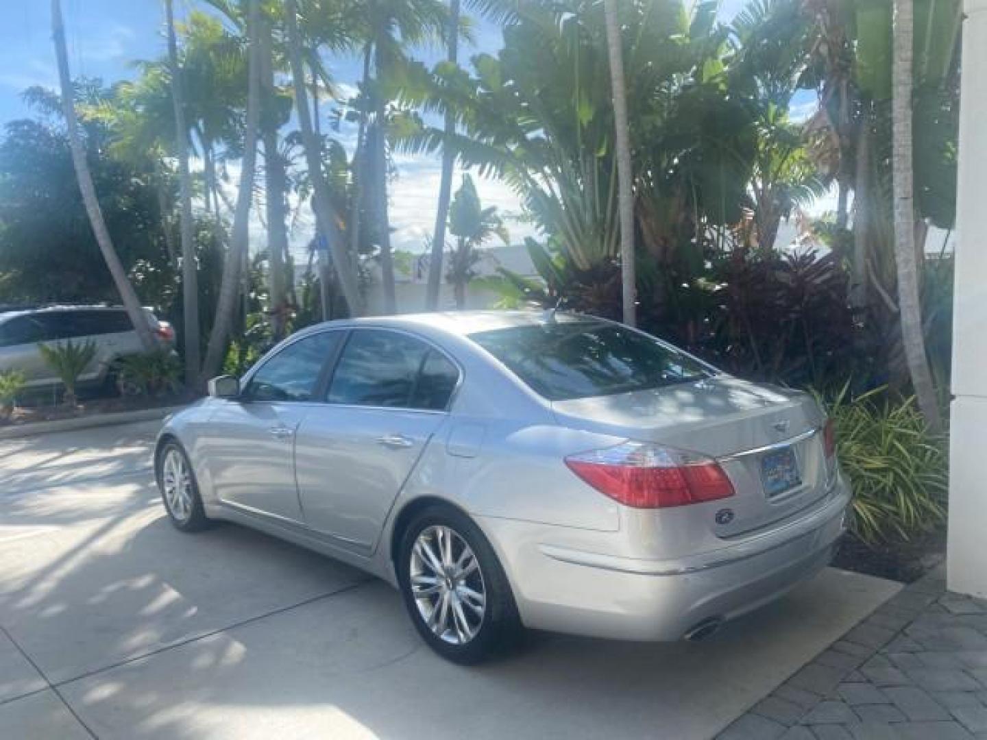 2010 Platinum Metallic /Jet black Hyundai Genesis LOW MILES 32,920 SUNROOF (KMHGC4DF8AU) with an 4.6L DOHC V8 Engine engine, Automatic transmission, located at 4701 North Dixie Hwy, Pompano Beach, FL, 33064, (954) 422-2889, 26.240938, -80.123474 - OUR WEBPAGE FLORIDACARS1.COM HAS OVER 100 PHOTOS AND FREE CARFAX LINK 2010 HYUNDAI GENESIS 4.6L V8 VIN: KMHGC4DF8AU101658 K M H G C 4 D F 8 A U 1 0 1 6 5 8 SEDAN 4 DR 4.6L V8 F DOHC 32V GASOLINE REAR WHEEL DRIVE Features A/C Seat(s) ABS Brakes Air Conditioning Alloy Wheels AM/FM Stereo Automated Cru - Photo#5