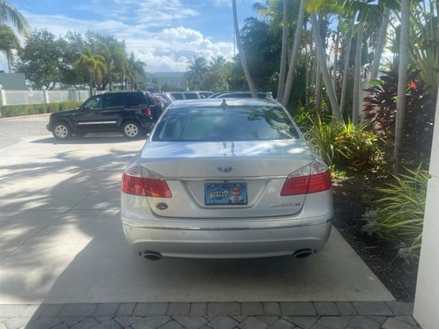 2010 Platinum Metallic /Jet black Hyundai Genesis LOW MILES 32,920 SUNROOF (KMHGC4DF8AU) with an 4.6L DOHC V8 Engine engine, Automatic transmission, located at 4701 North Dixie Hwy, Pompano Beach, FL, 33064, (954) 422-2889, 26.240938, -80.123474 - OUR WEBPAGE FLORIDACARS1.COM HAS OVER 100 PHOTOS AND FREE CARFAX LINK 2010 HYUNDAI GENESIS 4.6L V8 VIN: KMHGC4DF8AU101658 K M H G C 4 D F 8 A U 1 0 1 6 5 8 SEDAN 4 DR 4.6L V8 F DOHC 32V GASOLINE REAR WHEEL DRIVE Features A/C Seat(s) ABS Brakes Air Conditioning Alloy Wheels AM/FM Stereo Automated Cru - Photo#6