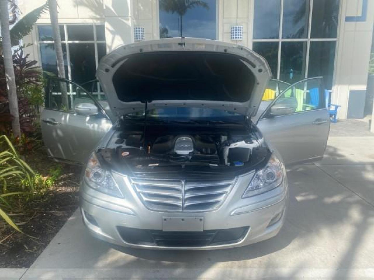 2010 Platinum Metallic /Jet black Hyundai Genesis LOW MILES 32,920 SUNROOF (KMHGC4DF8AU) with an 4.6L DOHC V8 Engine engine, Automatic transmission, located at 4701 North Dixie Hwy, Pompano Beach, FL, 33064, (954) 422-2889, 26.240938, -80.123474 - OUR WEBPAGE FLORIDACARS1.COM HAS OVER 100 PHOTOS AND FREE CARFAX LINK 2010 HYUNDAI GENESIS 4.6L V8 VIN: KMHGC4DF8AU101658 K M H G C 4 D F 8 A U 1 0 1 6 5 8 SEDAN 4 DR 4.6L V8 F DOHC 32V GASOLINE REAR WHEEL DRIVE Features A/C Seat(s) ABS Brakes Air Conditioning Alloy Wheels AM/FM Stereo Automated Cru - Photo#17
