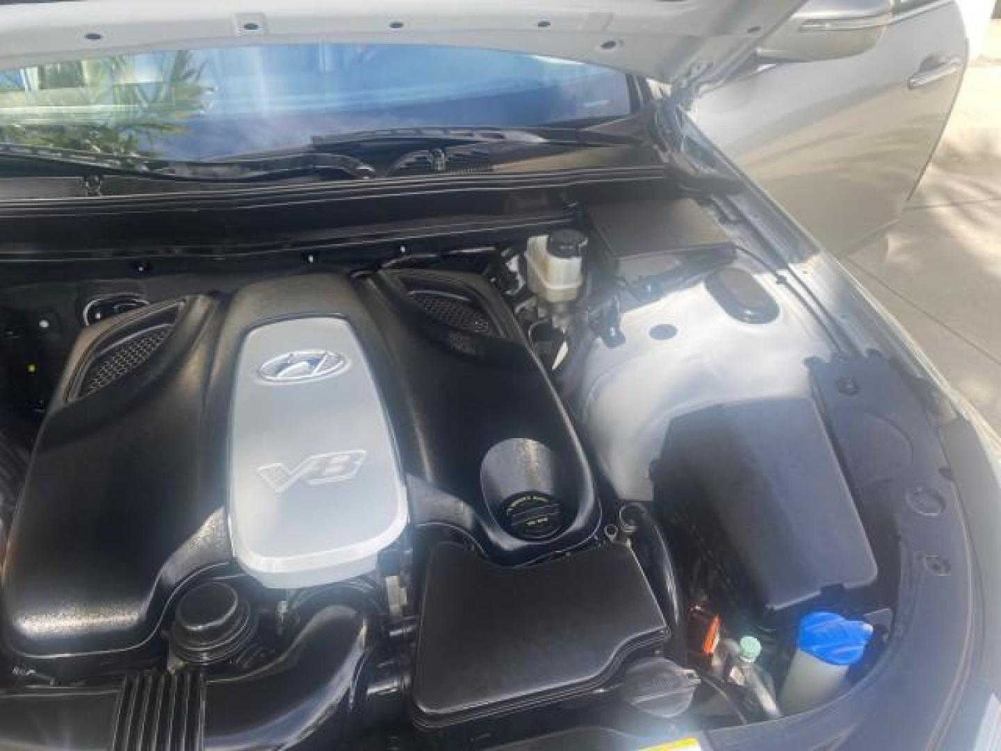 2010 Platinum Metallic /Jet black Hyundai Genesis LOW MILES 32,920 SUNROOF (KMHGC4DF8AU) with an 4.6L DOHC V8 Engine engine, Automatic transmission, located at 4701 North Dixie Hwy, Pompano Beach, FL, 33064, (954) 422-2889, 26.240938, -80.123474 - OUR WEBPAGE FLORIDACARS1.COM HAS OVER 100 PHOTOS AND FREE CARFAX LINK 2010 HYUNDAI GENESIS 4.6L V8 VIN: KMHGC4DF8AU101658 K M H G C 4 D F 8 A U 1 0 1 6 5 8 SEDAN 4 DR 4.6L V8 F DOHC 32V GASOLINE REAR WHEEL DRIVE Features A/C Seat(s) ABS Brakes Air Conditioning Alloy Wheels AM/FM Stereo Automated Cru - Photo#26