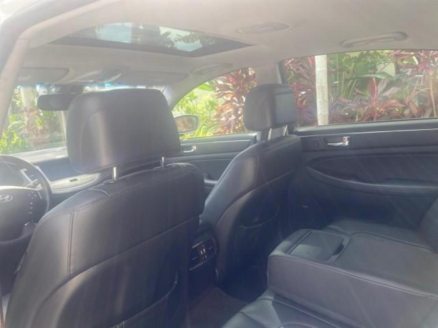 2010 Platinum Metallic /Jet black Hyundai Genesis LOW MILES 32,920 SUNROOF (KMHGC4DF8AU) with an 4.6L DOHC V8 Engine engine, Automatic transmission, located at 4701 North Dixie Hwy, Pompano Beach, FL, 33064, (954) 422-2889, 26.240938, -80.123474 - OUR WEBPAGE FLORIDACARS1.COM HAS OVER 100 PHOTOS AND FREE CARFAX LINK 2010 HYUNDAI GENESIS 4.6L V8 VIN: KMHGC4DF8AU101658 K M H G C 4 D F 8 A U 1 0 1 6 5 8 SEDAN 4 DR 4.6L V8 F DOHC 32V GASOLINE REAR WHEEL DRIVE Features A/C Seat(s) ABS Brakes Air Conditioning Alloy Wheels AM/FM Stereo Automated Cru - Photo#79