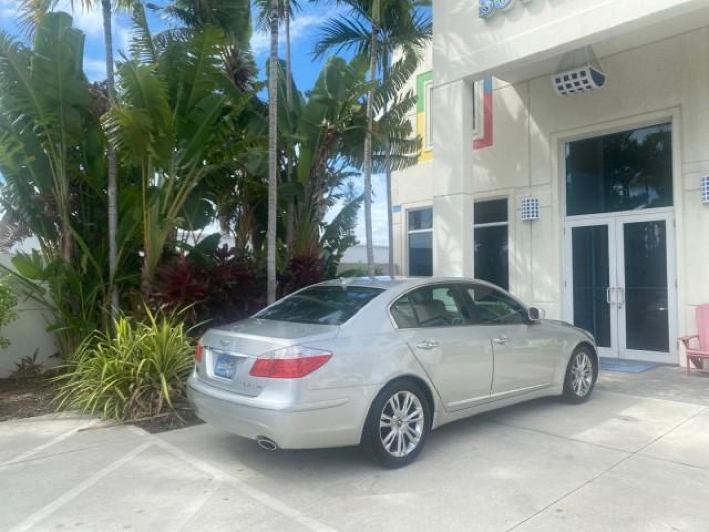 2010 Platinum Metallic /Jet black Hyundai Genesis LOW MILES 32,920 SUNROOF (KMHGC4DF8AU) with an 4.6L DOHC V8 Engine engine, Automatic transmission, located at 4701 North Dixie Hwy, Pompano Beach, FL, 33064, (954) 422-2889, 26.240938, -80.123474 - OUR WEBPAGE FLORIDACARS1.COM HAS OVER 100 PHOTOS AND FREE CARFAX LINK 2010 HYUNDAI GENESIS 4.6L V8 VIN: KMHGC4DF8AU101658 K M H G C 4 D F 8 A U 1 0 1 6 5 8 SEDAN 4 DR 4.6L V8 F DOHC 32V GASOLINE REAR WHEEL DRIVE Features A/C Seat(s) ABS Brakes Air Conditioning Alloy Wheels AM/FM Stereo Automated Cru - Photo#96