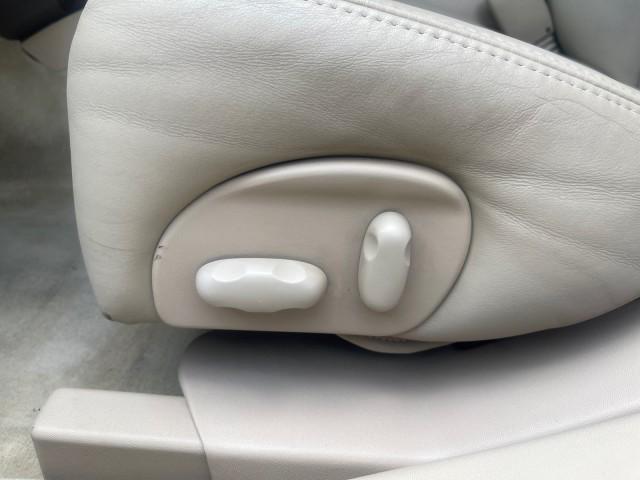 2006 Light Platinum /Cashmere Cadillac CTS LOW MILES 30,356 3.6 V6 VVT (1G6DP577160) with an 3.6L V6 VVT Engine engine, Automatic transmission, located at 4701 North Dixie Hwy, Pompano Beach, FL, 33064, (954) 422-2889, 26.240938, -80.123474 - OUR WEBPAGE FLORIDACARS1.COM HAS OVER 100 PHOTOS AND FREE CARFAX LINK 2006 CADILLAC CTS VIN: 1G6DP577160124562 1 G 6 D P 5 7 7 1 6 0 1 2 4 5 6 2 SEDAN 4 DR 3.6L V6 F GASOLINE REAR WHEEL DRIVE Features ABS Brakes Air Conditioning Alloy Wheels AM/FM Stereo Automatic Transmission CD Audio Cruise Contro - Photo#42