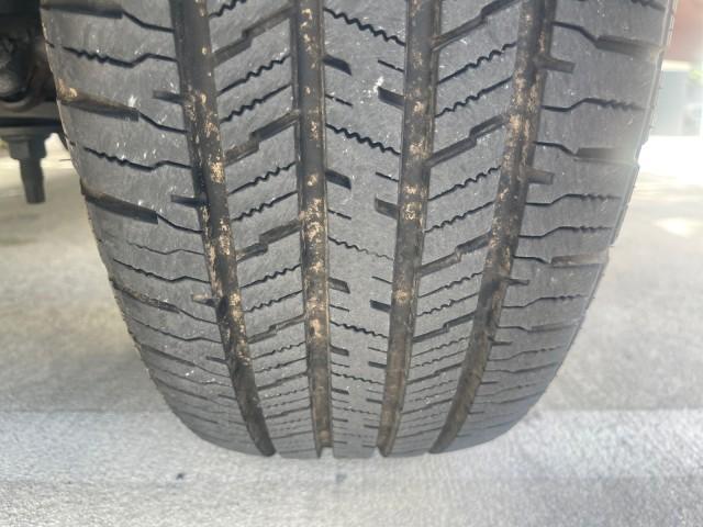 2006 Dark Toreador Red Metallic /Medium Flint Ford Econoline Wagon XLT 8 PASS LOW MILES 56328 (1FMRE11W06D) with an 4.6L EFI V8 Engine engine, Automatic transmission, located at 4701 North Dixie Hwy, Pompano Beach, FL, 33064, (954) 422-2889, 26.240938, -80.123474 - OUR WEBPAGE FLORIDACARS1.COM HAS OVER 100 PHOTOS AND FREE CARFAX LINK 2006 FORD E-SERIES E-150 XLT VIN: 1FMRE11W06DA64988 1 F M R E 1 1 W 0 6 D A 6 4 9 8 8 VAN 4.6L V8 F GASOLINE REAR WHEEL DRIVE Features ABS Brakes Air Conditioning AM/FM Stereo Automatic Transmission CD Audio Cruise Control Power L - Photo#20