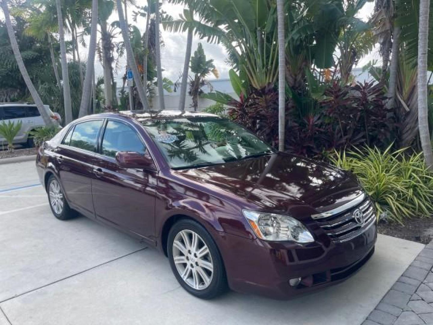 2006 Cassis Pearl /Ivory Toyota Avalon Limited 1 OWNER FL LOW MILES 49391 (4T1BK36B36U) with an 3.5L 24-Valve EFI DOHC V6 Engine engine, Automatic transmission, located at 4701 North Dixie Hwy, Pompano Beach, FL, 33064, (954) 422-2889, 26.240938, -80.123474 - OUR WEBPAGE FLORIDACARS1.COM HAS OVER 100 PHOTOS AND FREE CARFAX LINK 2006 TOYOTA AVALON LIMITED VIN: 4T1BK36B36U142787 4 T 1 B K 3 6 B 3 6 U 1 4 2 7 8 7 SEDAN 4 DR 3.5L V6 F DOHC 24V GASOLINE 31 MPG FRONT WHEEL DRIVE Features ABS Brakes Air Conditioning Alloy Wheels AM/FM Stereo Automatic Transmiss - Photo#24