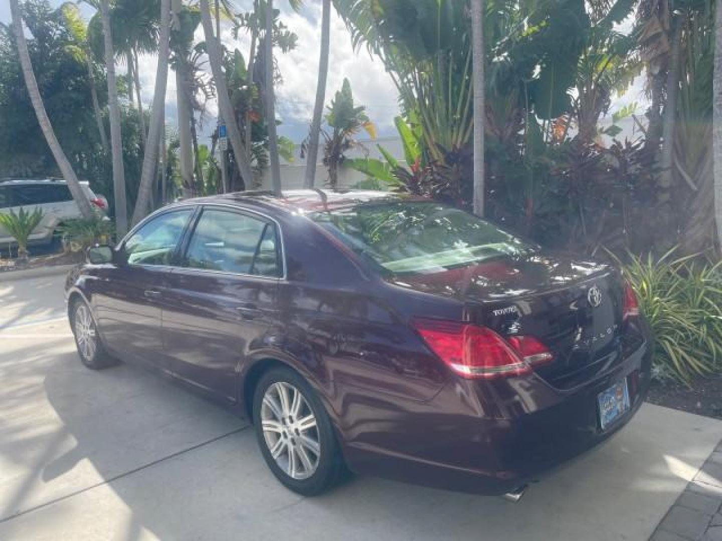 2006 Cassis Pearl /Ivory Toyota Avalon Limited 1 OWNER FL LOW MILES 49391 (4T1BK36B36U) with an 3.5L 24-Valve EFI DOHC V6 Engine engine, Automatic transmission, located at 4701 North Dixie Hwy, Pompano Beach, FL, 33064, (954) 422-2889, 26.240938, -80.123474 - OUR WEBPAGE FLORIDACARS1.COM HAS OVER 100 PHOTOS AND FREE CARFAX LINK 2006 TOYOTA AVALON LIMITED VIN: 4T1BK36B36U142787 4 T 1 B K 3 6 B 3 6 U 1 4 2 7 8 7 SEDAN 4 DR 3.5L V6 F DOHC 24V GASOLINE 31 MPG FRONT WHEEL DRIVE Features ABS Brakes Air Conditioning Alloy Wheels AM/FM Stereo Automatic Transmiss - Photo#34