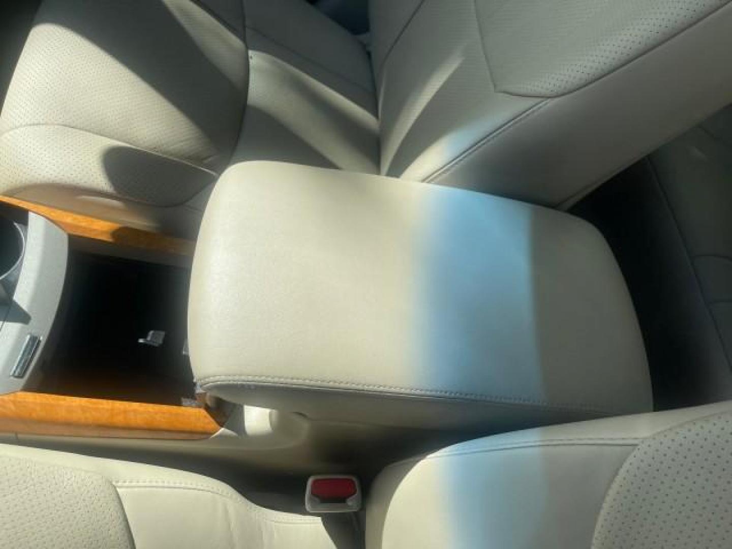 2006 Cassis Pearl /Ivory Toyota Avalon Limited 1 OWNER FL LOW MILES 49391 (4T1BK36B36U) with an 3.5L 24-Valve EFI DOHC V6 Engine engine, Automatic transmission, located at 4701 North Dixie Hwy, Pompano Beach, FL, 33064, (954) 422-2889, 26.240938, -80.123474 - OUR WEBPAGE FLORIDACARS1.COM HAS OVER 100 PHOTOS AND FREE CARFAX LINK 2006 TOYOTA AVALON LIMITED VIN: 4T1BK36B36U142787 4 T 1 B K 3 6 B 3 6 U 1 4 2 7 8 7 SEDAN 4 DR 3.5L V6 F DOHC 24V GASOLINE 31 MPG FRONT WHEEL DRIVE Features ABS Brakes Air Conditioning Alloy Wheels AM/FM Stereo Automatic Transmiss - Photo#60