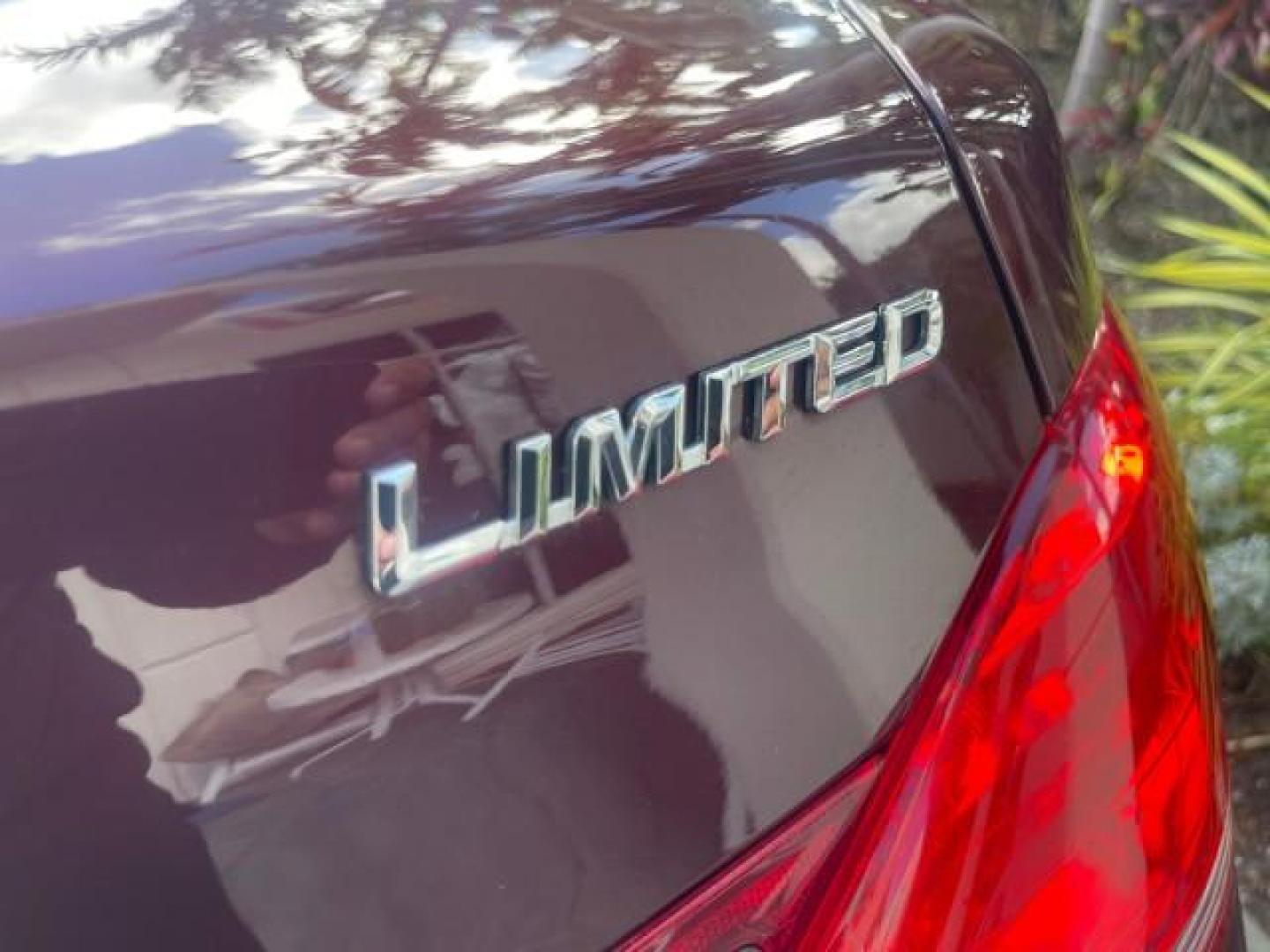 2006 Cassis Pearl /Ivory Toyota Avalon Limited 1 OWNER FL LOW MILES 49391 (4T1BK36B36U) with an 3.5L 24-Valve EFI DOHC V6 Engine engine, Automatic transmission, located at 4701 North Dixie Hwy, Pompano Beach, FL, 33064, (954) 422-2889, 26.240938, -80.123474 - OUR WEBPAGE FLORIDACARS1.COM HAS OVER 100 PHOTOS AND FREE CARFAX LINK 2006 TOYOTA AVALON LIMITED VIN: 4T1BK36B36U142787 4 T 1 B K 3 6 B 3 6 U 1 4 2 7 8 7 SEDAN 4 DR 3.5L V6 F DOHC 24V GASOLINE 31 MPG FRONT WHEEL DRIVE Features ABS Brakes Air Conditioning Alloy Wheels AM/FM Stereo Automatic Transmiss - Photo#84