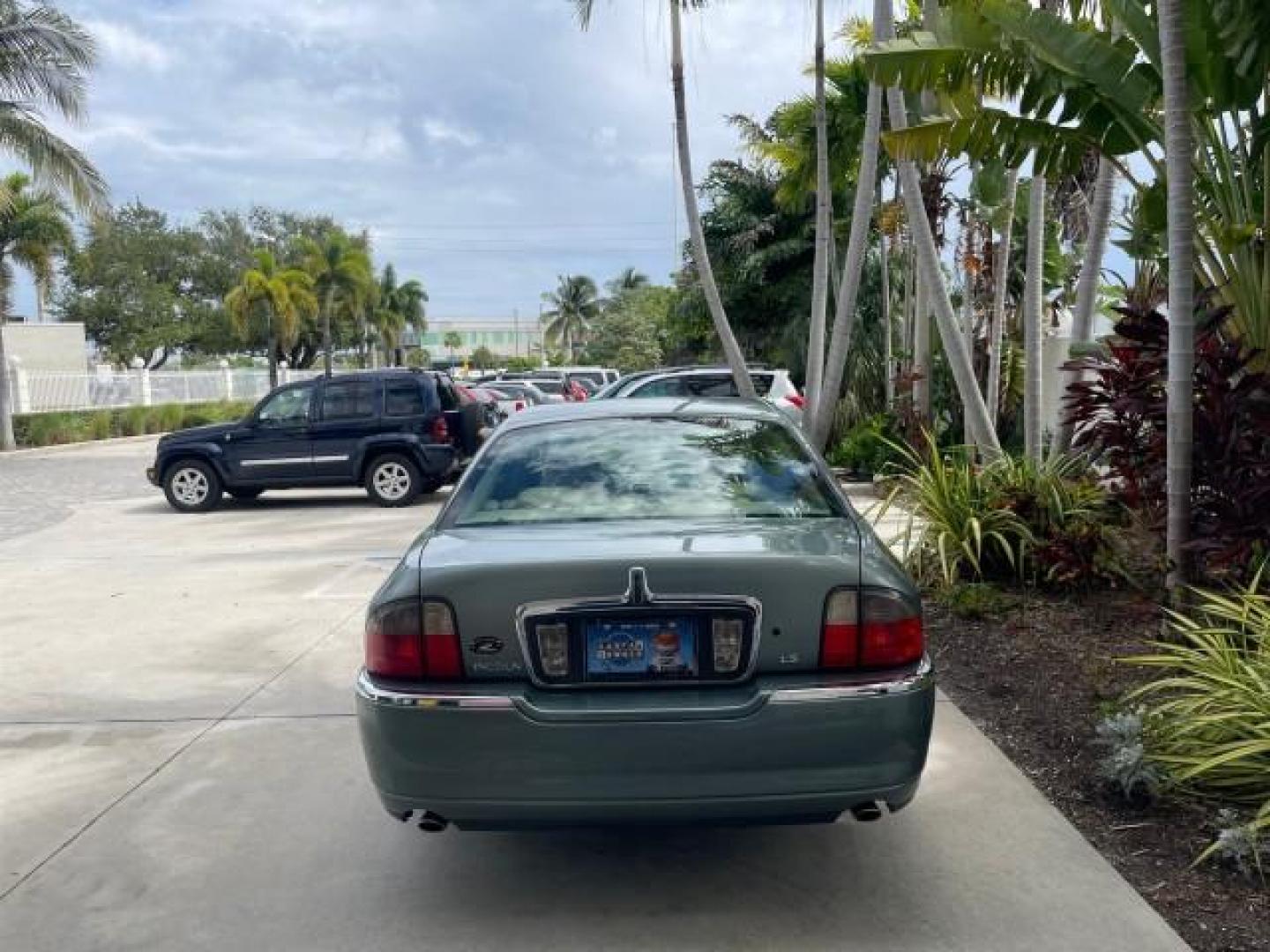 2005 Norsea Blue Metallic /Stone/Camel Lincoln LS LOW MILES 49882 1 OWNER FLORIDA (1LNHM86S05Y) with an 3.0L DOHC EFI 24-Valve V6 Engine engine, Automatic transmission, located at 4701 North Dixie Hwy, Pompano Beach, FL, 33064, (954) 422-2889, 26.240938, -80.123474 - OUR WEBPAGE FLORIDACARS1.COM HAS OVER 100 PHOTOS AND FREE CARFAX LINK 2005 LINCOLN LS LUXURY VIN: 1LNHM86S05Y614694 1 L N H M 8 6 S 0 5 Y 6 1 4 6 9 4 SEDAN 4 DR 3.0L V6 F DOHC GASOLINE REAR WHEEL DRIVE Features ABS Brakes Air Conditioning Alloy Wheels AM/FM Stereo Automatic Transmission Cassette Pla - Photo#6