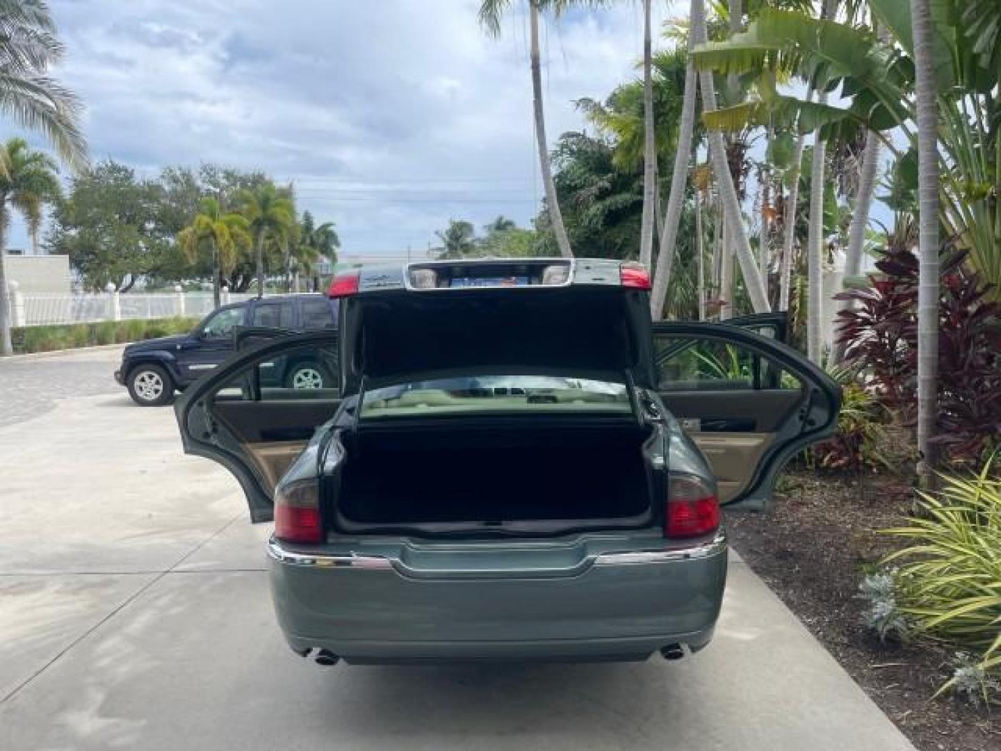 2005 Norsea Blue Metallic /Stone/Camel Lincoln LS LOW MILES 49882 1 OWNER FLORIDA (1LNHM86S05Y) with an 3.0L DOHC EFI 24-Valve V6 Engine engine, Automatic transmission, located at 4701 North Dixie Hwy, Pompano Beach, FL, 33064, (954) 422-2889, 26.240938, -80.123474 - OUR WEBPAGE FLORIDACARS1.COM HAS OVER 100 PHOTOS AND FREE CARFAX LINK 2005 LINCOLN LS LUXURY VIN: 1LNHM86S05Y614694 1 L N H M 8 6 S 0 5 Y 6 1 4 6 9 4 SEDAN 4 DR 3.0L V6 F DOHC GASOLINE REAR WHEEL DRIVE Features ABS Brakes Air Conditioning Alloy Wheels AM/FM Stereo Automatic Transmission Cassette Pla - Photo#15