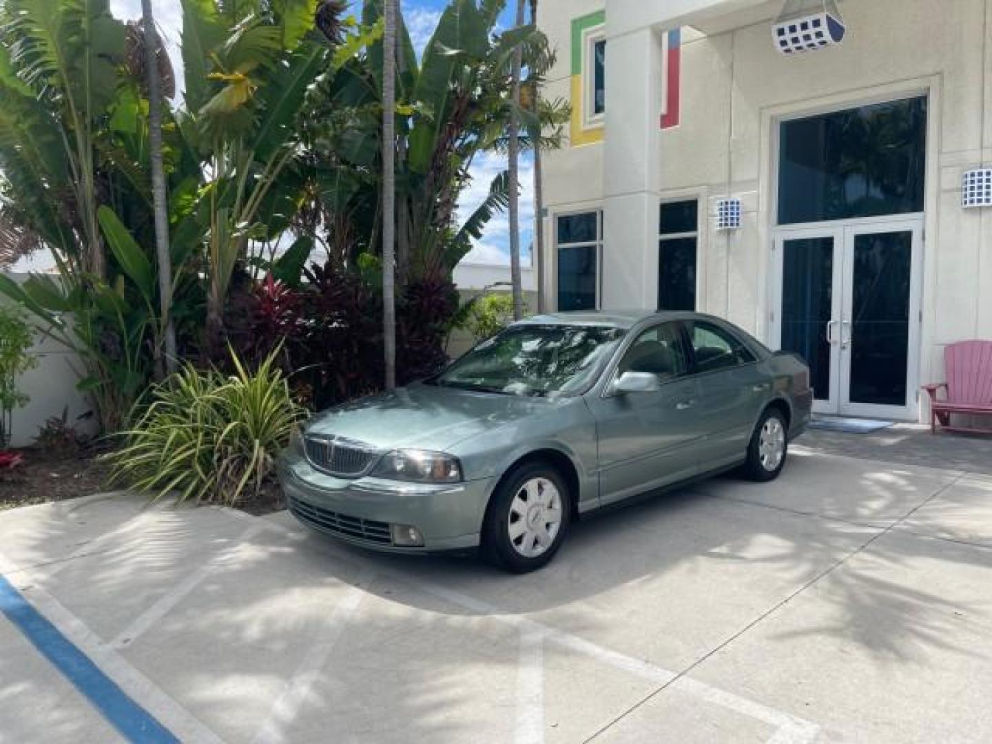 2005 Norsea Blue Metallic /Stone/Camel Lincoln LS LOW MILES 49882 1 OWNER FLORIDA (1LNHM86S05Y) with an 3.0L DOHC EFI 24-Valve V6 Engine engine, Automatic transmission, located at 4701 North Dixie Hwy, Pompano Beach, FL, 33064, (954) 422-2889, 26.240938, -80.123474 - OUR WEBPAGE FLORIDACARS1.COM HAS OVER 100 PHOTOS AND FREE CARFAX LINK 2005 LINCOLN LS LUXURY VIN: 1LNHM86S05Y614694 1 L N H M 8 6 S 0 5 Y 6 1 4 6 9 4 SEDAN 4 DR 3.0L V6 F DOHC GASOLINE REAR WHEEL DRIVE Features ABS Brakes Air Conditioning Alloy Wheels AM/FM Stereo Automatic Transmission Cassette Pla - Photo#29