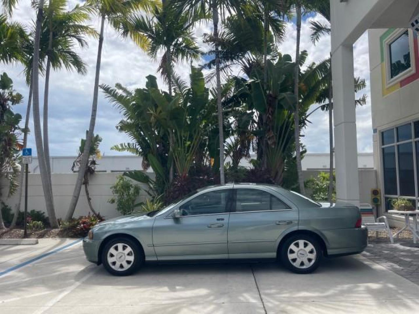 2005 Norsea Blue Metallic /Stone/Camel Lincoln LS LOW MILES 49882 1 OWNER FLORIDA (1LNHM86S05Y) with an 3.0L DOHC EFI 24-Valve V6 Engine engine, Automatic transmission, located at 4701 North Dixie Hwy, Pompano Beach, FL, 33064, (954) 422-2889, 26.240938, -80.123474 - OUR WEBPAGE FLORIDACARS1.COM HAS OVER 100 PHOTOS AND FREE CARFAX LINK 2005 LINCOLN LS LUXURY VIN: 1LNHM86S05Y614694 1 L N H M 8 6 S 0 5 Y 6 1 4 6 9 4 SEDAN 4 DR 3.0L V6 F DOHC GASOLINE REAR WHEEL DRIVE Features ABS Brakes Air Conditioning Alloy Wheels AM/FM Stereo Automatic Transmission Cassette Pla - Photo#31