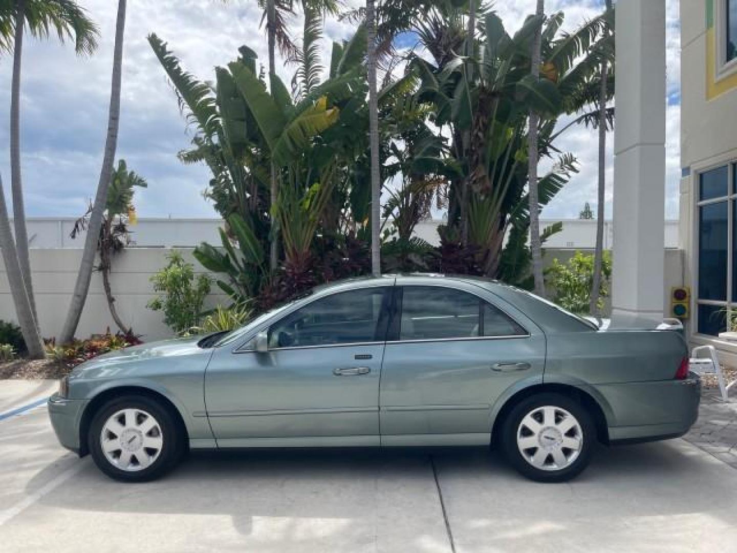 2005 Norsea Blue Metallic /Stone/Camel Lincoln LS LOW MILES 49882 1 OWNER FLORIDA (1LNHM86S05Y) with an 3.0L DOHC EFI 24-Valve V6 Engine engine, Automatic transmission, located at 4701 North Dixie Hwy, Pompano Beach, FL, 33064, (954) 422-2889, 26.240938, -80.123474 - OUR WEBPAGE FLORIDACARS1.COM HAS OVER 100 PHOTOS AND FREE CARFAX LINK 2005 LINCOLN LS LUXURY VIN: 1LNHM86S05Y614694 1 L N H M 8 6 S 0 5 Y 6 1 4 6 9 4 SEDAN 4 DR 3.0L V6 F DOHC GASOLINE REAR WHEEL DRIVE Features ABS Brakes Air Conditioning Alloy Wheels AM/FM Stereo Automatic Transmission Cassette Pla - Photo#32