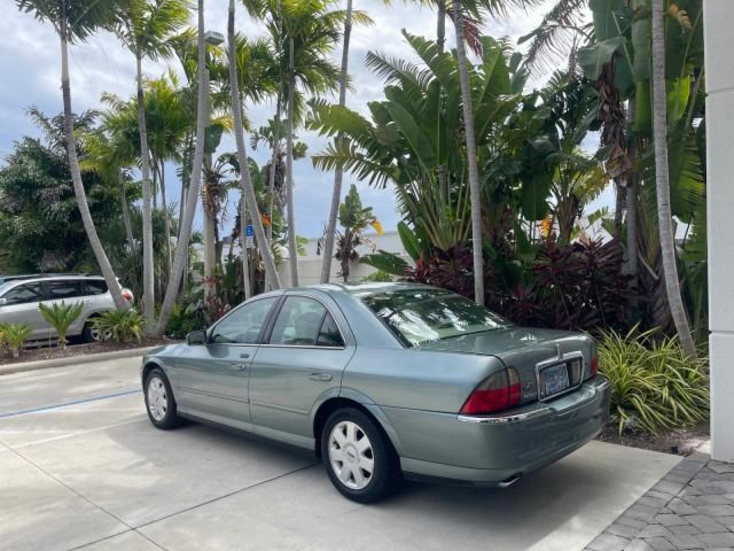 2005 Norsea Blue Metallic /Stone/Camel Lincoln LS LOW MILES 49882 1 OWNER FLORIDA (1LNHM86S05Y) with an 3.0L DOHC EFI 24-Valve V6 Engine engine, Automatic transmission, located at 4701 North Dixie Hwy, Pompano Beach, FL, 33064, (954) 422-2889, 26.240938, -80.123474 - OUR WEBPAGE FLORIDACARS1.COM HAS OVER 100 PHOTOS AND FREE CARFAX LINK 2005 LINCOLN LS LUXURY VIN: 1LNHM86S05Y614694 1 L N H M 8 6 S 0 5 Y 6 1 4 6 9 4 SEDAN 4 DR 3.0L V6 F DOHC GASOLINE REAR WHEEL DRIVE Features ABS Brakes Air Conditioning Alloy Wheels AM/FM Stereo Automatic Transmission Cassette Pla - Photo#33