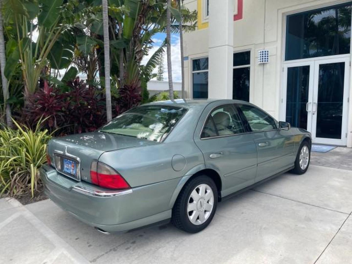 2005 Norsea Blue Metallic /Stone/Camel Lincoln LS LOW MILES 49882 1 OWNER FLORIDA (1LNHM86S05Y) with an 3.0L DOHC EFI 24-Valve V6 Engine engine, Automatic transmission, located at 4701 North Dixie Hwy, Pompano Beach, FL, 33064, (954) 422-2889, 26.240938, -80.123474 - OUR WEBPAGE FLORIDACARS1.COM HAS OVER 100 PHOTOS AND FREE CARFAX LINK 2005 LINCOLN LS LUXURY VIN: 1LNHM86S05Y614694 1 L N H M 8 6 S 0 5 Y 6 1 4 6 9 4 SEDAN 4 DR 3.0L V6 F DOHC GASOLINE REAR WHEEL DRIVE Features ABS Brakes Air Conditioning Alloy Wheels AM/FM Stereo Automatic Transmission Cassette Pla - Photo#94