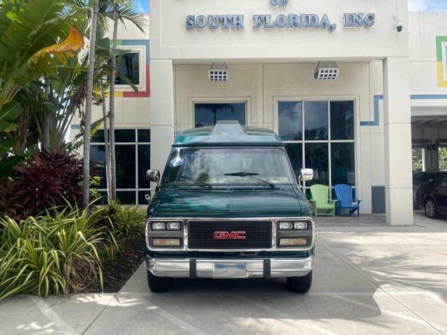 1995 GMC Vandura CONVERSION VAN LOW MILES 68,220 (1GDEG25K5SF) with an 5.7L EFI V8 Engine engine, Automatic transmission, located at 4701 North Dixie Hwy, Pompano Beach, FL, 33064, (954) 422-2889, 26.240938, -80.123474 - OUR WEBPAGE FLORIDACARS1.COM HAS OVER 100 PHOTOS AND FREE CARFAX LINK 1995 GMC RALLY/VANDURA G2500 VIN: 1GDEG25K5SF556971 1 G D E G 2 5 K 5 S F 5 5 6 9 7 1 VAN 5.7L V8 F - This is the best motor ever built. GASOLINE REAR WHEEL DRIVE Features ABS Brakes Air Conditioning Alloy Wheels AM/FM Stereo Auto - Photo#27