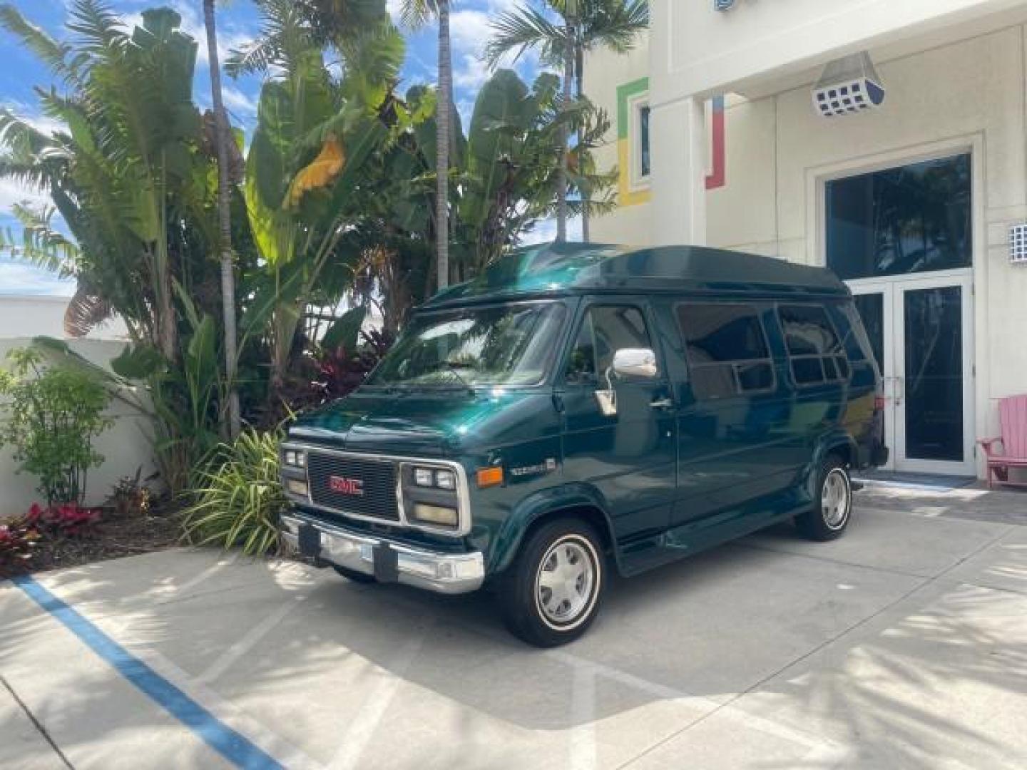 1995 GMC Vandura CONVERSION VAN LOW MILES 68,220 (1GDEG25K5SF) with an 5.7L EFI V8 Engine engine, Automatic transmission, located at 4701 North Dixie Hwy, Pompano Beach, FL, 33064, (954) 422-2889, 26.240938, -80.123474 - OUR WEBPAGE FLORIDACARS1.COM HAS OVER 100 PHOTOS AND FREE CARFAX LINK 1995 GMC RALLY/VANDURA G2500 VIN: 1GDEG25K5SF556971 1 G D E G 2 5 K 5 S F 5 5 6 9 7 1 VAN 5.7L V8 F - This is the best motor ever built. GASOLINE REAR WHEEL DRIVE Features ABS Brakes Air Conditioning Alloy Wheels AM/FM Stereo Auto - Photo#29