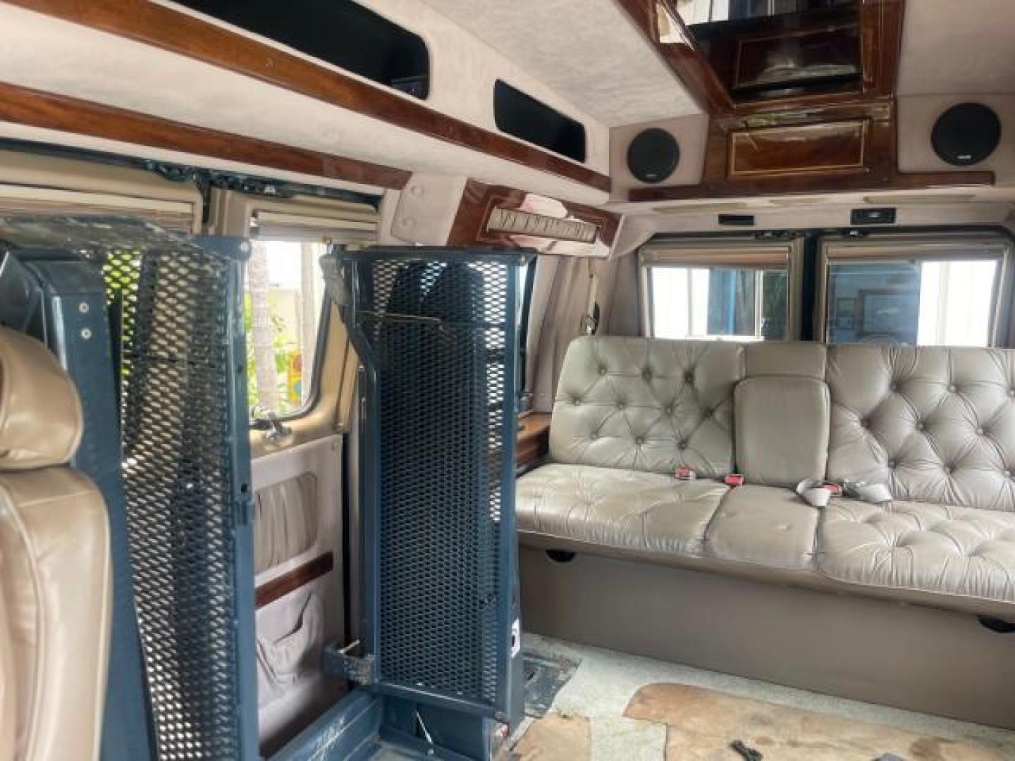 1995 GMC Vandura CONVERSION VAN LOW MILES 68,220 (1GDEG25K5SF) with an 5.7L EFI V8 Engine engine, Automatic transmission, located at 4701 North Dixie Hwy, Pompano Beach, FL, 33064, (954) 422-2889, 26.240938, -80.123474 - OUR WEBPAGE FLORIDACARS1.COM HAS OVER 100 PHOTOS AND FREE CARFAX LINK 1995 GMC RALLY/VANDURA G2500 VIN: 1GDEG25K5SF556971 1 G D E G 2 5 K 5 S F 5 5 6 9 7 1 VAN 5.7L V8 F - This is the best motor ever built. GASOLINE REAR WHEEL DRIVE Features ABS Brakes Air Conditioning Alloy Wheels AM/FM Stereo Auto - Photo#69