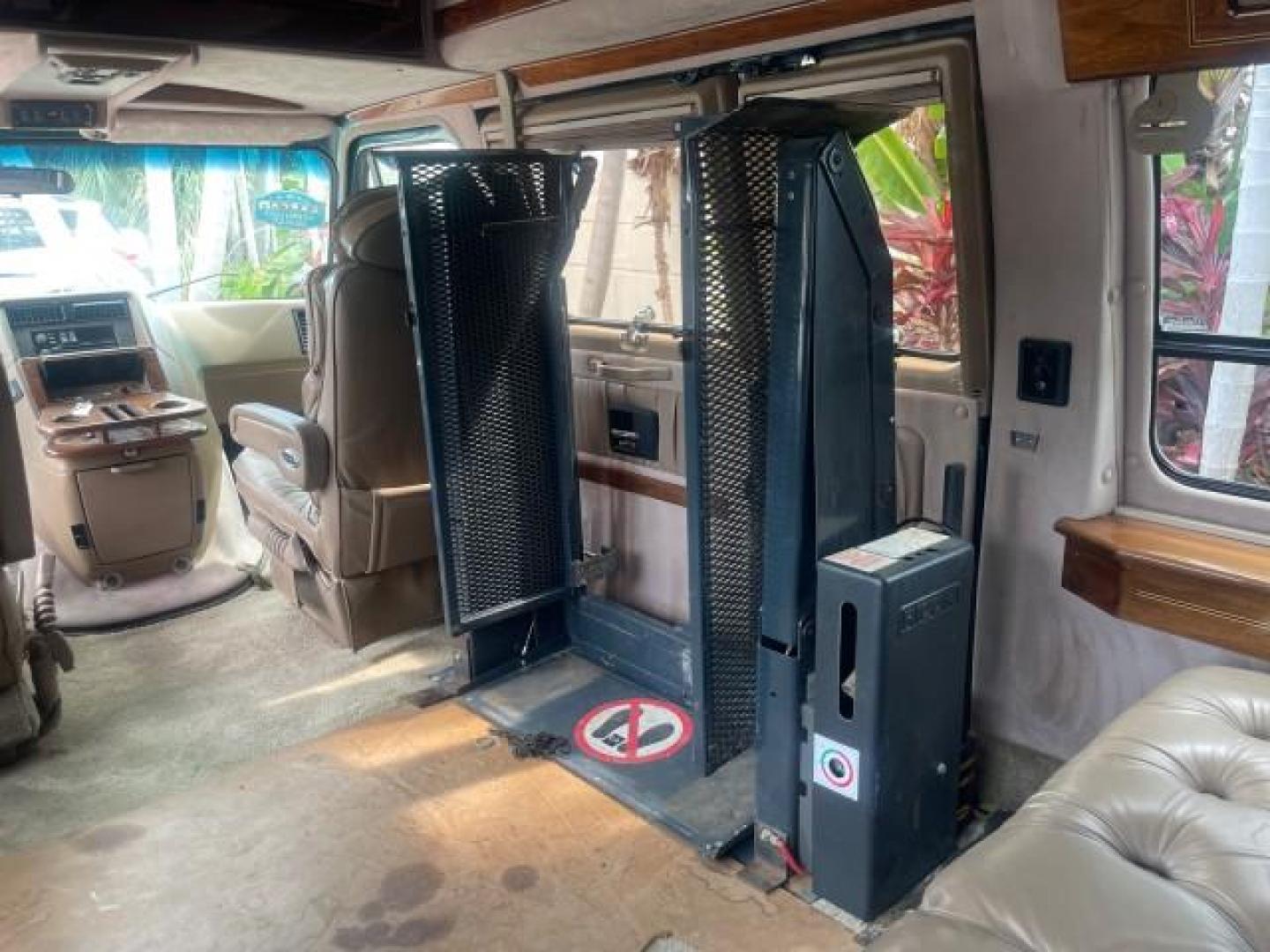 1995 GMC Vandura CONVERSION VAN LOW MILES 68,220 (1GDEG25K5SF) with an 5.7L EFI V8 Engine engine, Automatic transmission, located at 4701 North Dixie Hwy, Pompano Beach, FL, 33064, (954) 422-2889, 26.240938, -80.123474 - OUR WEBPAGE FLORIDACARS1.COM HAS OVER 100 PHOTOS AND FREE CARFAX LINK 1995 GMC RALLY/VANDURA G2500 VIN: 1GDEG25K5SF556971 1 G D E G 2 5 K 5 S F 5 5 6 9 7 1 VAN 5.7L V8 F - This is the best motor ever built. GASOLINE REAR WHEEL DRIVE Features ABS Brakes Air Conditioning Alloy Wheels AM/FM Stereo Auto - Photo#79