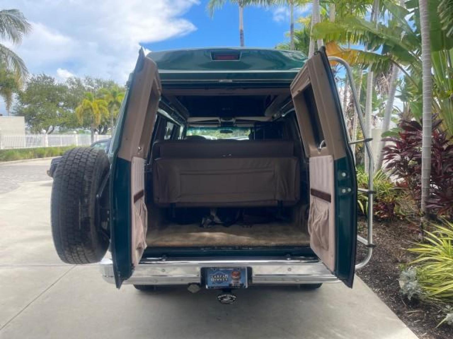 1995 GMC Vandura CONVERSION VAN LOW MILES 68,220 (1GDEG25K5SF) with an 5.7L EFI V8 Engine engine, Automatic transmission, located at 4701 North Dixie Hwy, Pompano Beach, FL, 33064, (954) 422-2889, 26.240938, -80.123474 - OUR WEBPAGE FLORIDACARS1.COM HAS OVER 100 PHOTOS AND FREE CARFAX LINK 1995 GMC RALLY/VANDURA G2500 VIN: 1GDEG25K5SF556971 1 G D E G 2 5 K 5 S F 5 5 6 9 7 1 VAN 5.7L V8 F - This is the best motor ever built. GASOLINE REAR WHEEL DRIVE Features ABS Brakes Air Conditioning Alloy Wheels AM/FM Stereo Auto - Photo#95