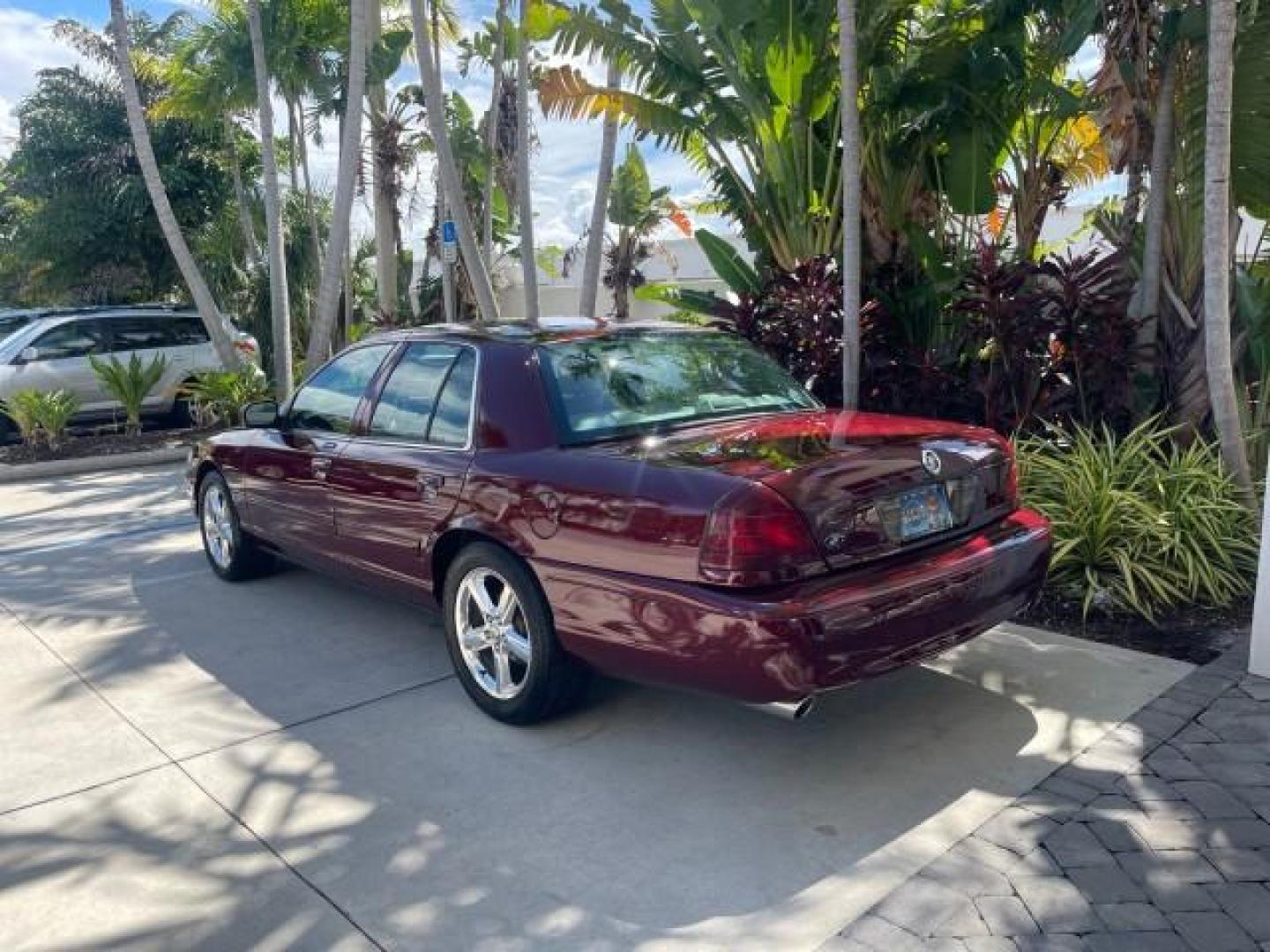 2004 Dark Toreador Red Metallic /Light Flint Mercury Marauder COBRA V 8 DUAL OVER HEAD CAM LOW MILES 21,997 (2MEHM79V94X) with an 4.6L DOHC SEFI 32-Valve V8 All-Aluminum Engine engine, Automatic transmission, located at 4701 North Dixie Hwy, Pompano Beach, FL, 33064, (954) 422-2889, 26.240938, -80.123474 - OUR WEBPAGE FLORIDACARS1.COM HAS OVER 100 PHOTOS AND FREE CARFAX LINK 2004 MERCURY MARAUDER VIN: 2MEHM79V94X671770 2 M E H M 7 9 V 9 4 X 6 7 1 7 7 0 SEDAN 4 DR 4.6L V8 F DOHC GASOLINE REAR WHEEL DRIVE Features ABS Brakes Air Conditioning Alloy Wheels AM/FM Stereo Audiophile Sound System Automatic Tr - Photo#5