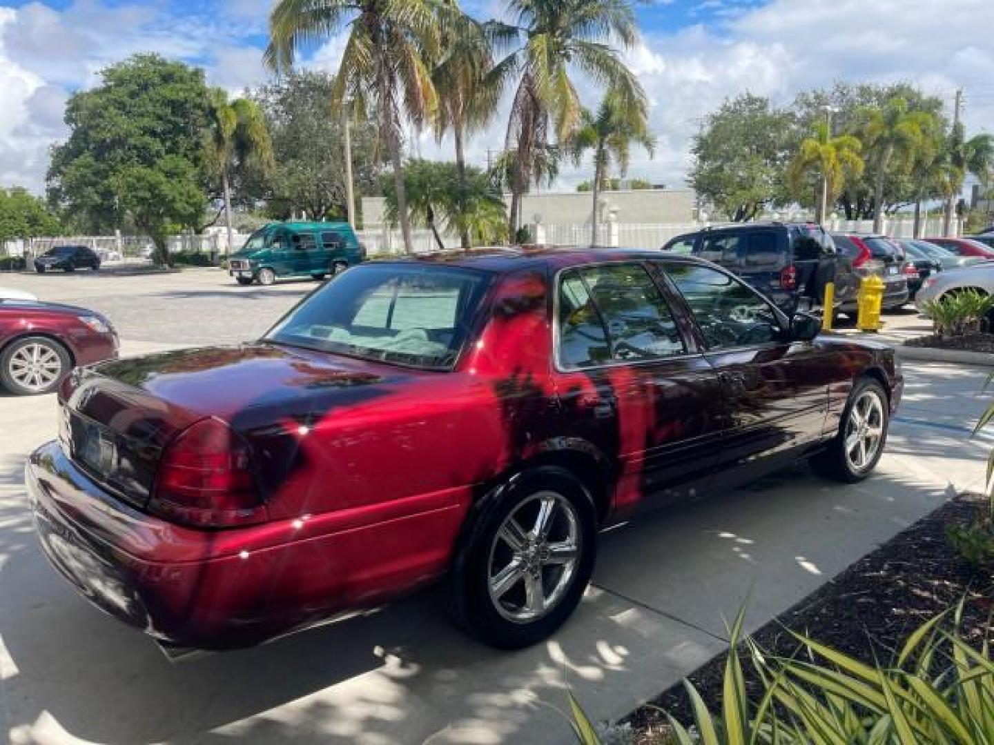 2004 Dark Toreador Red Metallic /Light Flint Mercury Marauder COBRA V 8 DUAL OVER HEAD CAM LOW MILES 21,997 (2MEHM79V94X) with an 4.6L DOHC SEFI 32-Valve V8 All-Aluminum Engine engine, Automatic transmission, located at 4701 North Dixie Hwy, Pompano Beach, FL, 33064, (954) 422-2889, 26.240938, -80.123474 - OUR WEBPAGE FLORIDACARS1.COM HAS OVER 100 PHOTOS AND FREE CARFAX LINK 2004 MERCURY MARAUDER VIN: 2MEHM79V94X671770 2 M E H M 7 9 V 9 4 X 6 7 1 7 7 0 SEDAN 4 DR 4.6L V8 F DOHC GASOLINE REAR WHEEL DRIVE Features ABS Brakes Air Conditioning Alloy Wheels AM/FM Stereo Audiophile Sound System Automatic Tr - Photo#7