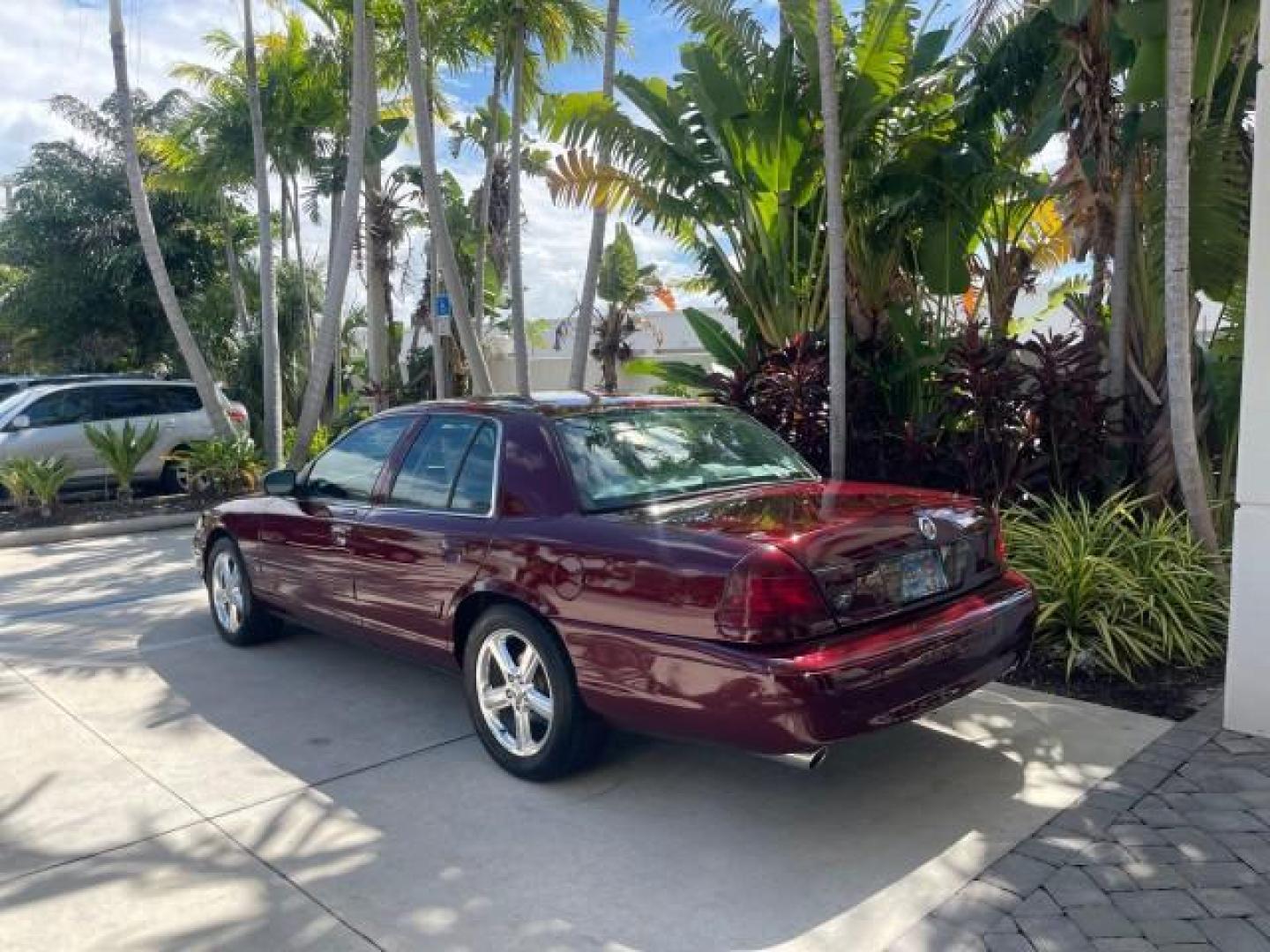 2004 Dark Toreador Red Metallic /Light Flint Mercury Marauder COBRA V 8 DUAL OVER HEAD CAM LOW MILES 21,997 (2MEHM79V94X) with an 4.6L DOHC SEFI 32-Valve V8 All-Aluminum Engine engine, Automatic transmission, located at 4701 North Dixie Hwy, Pompano Beach, FL, 33064, (954) 422-2889, 26.240938, -80.123474 - OUR WEBPAGE FLORIDACARS1.COM HAS OVER 100 PHOTOS AND FREE CARFAX LINK 2004 MERCURY MARAUDER VIN: 2MEHM79V94X671770 2 M E H M 7 9 V 9 4 X 6 7 1 7 7 0 SEDAN 4 DR 4.6L V8 F DOHC GASOLINE REAR WHEEL DRIVE Features ABS Brakes Air Conditioning Alloy Wheels AM/FM Stereo Audiophile Sound System Automatic Tr - Photo#33