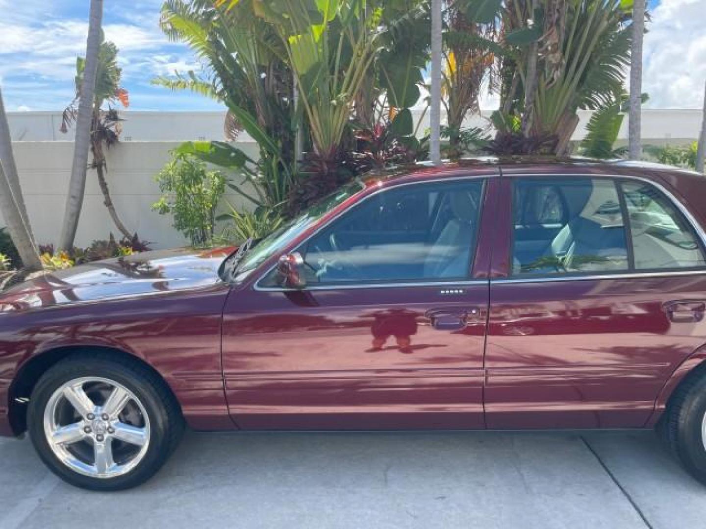 2004 Dark Toreador Red Metallic /Light Flint Mercury Marauder COBRA V 8 DUAL OVER HEAD CAM LOW MILES 21,997 (2MEHM79V94X) with an 4.6L DOHC SEFI 32-Valve V8 All-Aluminum Engine engine, Automatic transmission, located at 4701 North Dixie Hwy, Pompano Beach, FL, 33064, (954) 422-2889, 26.240938, -80.123474 - OUR WEBPAGE FLORIDACARS1.COM HAS OVER 100 PHOTOS AND FREE CARFAX LINK 2004 MERCURY MARAUDER VIN: 2MEHM79V94X671770 2 M E H M 7 9 V 9 4 X 6 7 1 7 7 0 SEDAN 4 DR 4.6L V8 F DOHC GASOLINE REAR WHEEL DRIVE Features ABS Brakes Air Conditioning Alloy Wheels AM/FM Stereo Audiophile Sound System Automatic Tr - Photo#37