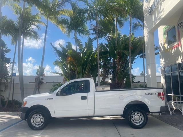 2014 Oxford White /Steel Gray Ford F-150 XL LOW MILES 28,806 4WD (1FTMF1EM2EK) with an 3.7L V6 Cylinder Engine engine, Automatic transmission, located at 4701 North Dixie Hwy, Pompano Beach, FL, 33064, (954) 422-2889, 26.240938, -80.123474 - OUR WEBPAGE FLORIDACARS1.COM HAS OVER 100 PHOTOS AND FREE CARFAX LINK 2014 FORD F-150 XL LONG BED 8 FT VIN: 1FTMF1EM2EKE36278 1 F T M F 1 E M 2 E K E 3 6 2 7 8 PICKUP 3.7L V6 F DOHC 24V FLEX FUEL REAR WHEEL DRIVE W/ 4X4 Features 4WD/AWD ABS Brakes Air Conditioning AM/FM Stereo Automatic Transmission - Photo#4