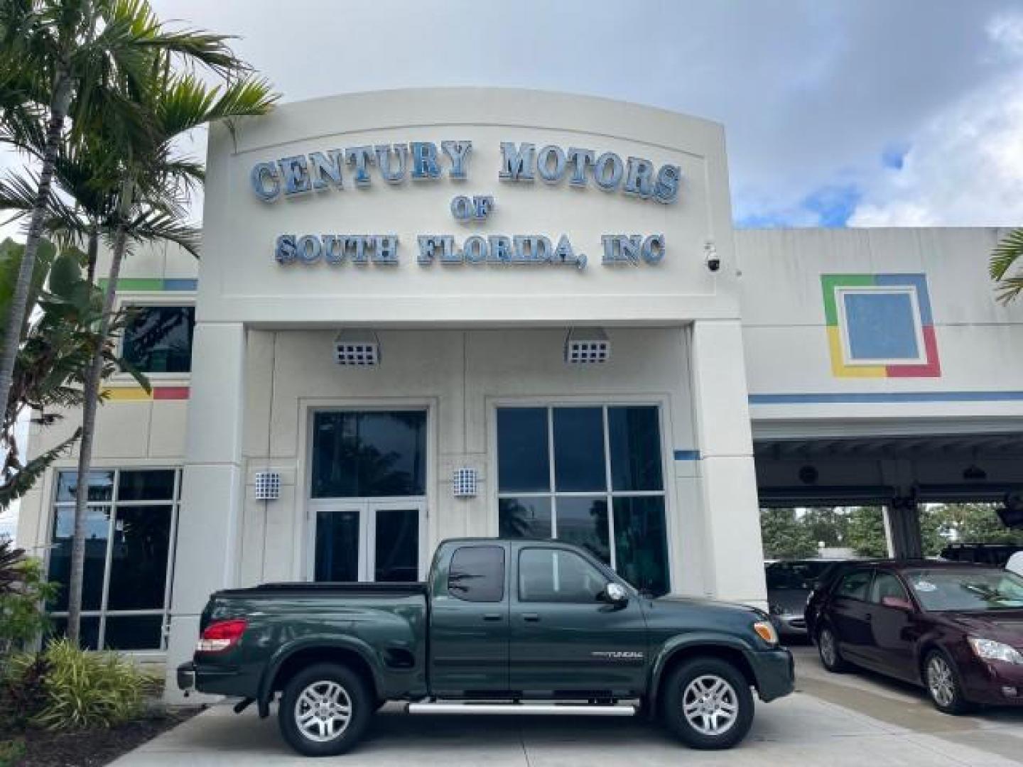 2006 Bluesteel Metallic /Taupe Toyota Tundra SR5 LOW MILES 4.7 V8 (5TBRT34136S) with an 4.7L DOHC SEFI 32-Valve i-Force V8 Engine engine, Automatic transmission, located at 4701 North Dixie Hwy, Pompano Beach, FL, 33064, (954) 422-2889, 26.240938, -80.123474 - OUR WEBPAGE FLORIDACARS1.COM HAS OVER 100 PHOTOS AND FREE CARFAX LINK 2006 TOYOTA TUNDRA SR5 LONG BED VIN: 5TBRT34136S474719 5 T B R T 3 4 1 3 6 S 4 7 4 7 1 9 4 DOOR EXTENDED CAB PICKUP 4.7L V8 F DOHC 32V GASOLINE REAR WHEEL DRIVE Features ABS Brakes Air Conditioning AM/FM Stereo Automatic Transmiss - Photo#0