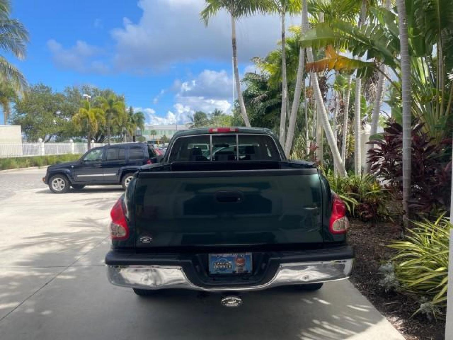 2006 Bluesteel Metallic /Taupe Toyota Tundra SR5 LOW MILES 4.7 V8 (5TBRT34136S) with an 4.7L DOHC SEFI 32-Valve i-Force V8 Engine engine, Automatic transmission, located at 4701 North Dixie Hwy, Pompano Beach, FL, 33064, (954) 422-2889, 26.240938, -80.123474 - OUR WEBPAGE FLORIDACARS1.COM HAS OVER 100 PHOTOS AND FREE CARFAX LINK 2006 TOYOTA TUNDRA SR5 LONG BED VIN: 5TBRT34136S474719 5 T B R T 3 4 1 3 6 S 4 7 4 7 1 9 4 DOOR EXTENDED CAB PICKUP 4.7L V8 F DOHC 32V GASOLINE REAR WHEEL DRIVE Features ABS Brakes Air Conditioning AM/FM Stereo Automatic Transmiss - Photo#6