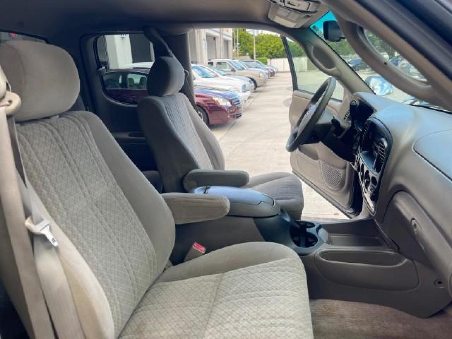 2006 Bluesteel Metallic /Taupe Toyota Tundra SR5 LOW MILES 4.7 V8 (5TBRT34136S) with an 4.7L DOHC SEFI 32-Valve i-Force V8 Engine engine, Automatic transmission, located at 4701 North Dixie Hwy, Pompano Beach, FL, 33064, (954) 422-2889, 26.240938, -80.123474 - OUR WEBPAGE FLORIDACARS1.COM HAS OVER 100 PHOTOS AND FREE CARFAX LINK 2006 TOYOTA TUNDRA SR5 LONG BED VIN: 5TBRT34136S474719 5 T B R T 3 4 1 3 6 S 4 7 4 7 1 9 4 DOOR EXTENDED CAB PICKUP 4.7L V8 F DOHC 32V GASOLINE REAR WHEEL DRIVE Features ABS Brakes Air Conditioning AM/FM Stereo Automatic Transmiss - Photo#12