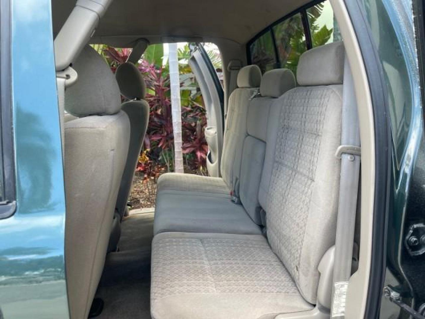 2006 Bluesteel Metallic /Taupe Toyota Tundra SR5 LOW MILES 4.7 V8 (5TBRT34136S) with an 4.7L DOHC SEFI 32-Valve i-Force V8 Engine engine, Automatic transmission, located at 4701 North Dixie Hwy, Pompano Beach, FL, 33064, (954) 422-2889, 26.240938, -80.123474 - OUR WEBPAGE FLORIDACARS1.COM HAS OVER 100 PHOTOS AND FREE CARFAX LINK 2006 TOYOTA TUNDRA SR5 LONG BED VIN: 5TBRT34136S474719 5 T B R T 3 4 1 3 6 S 4 7 4 7 1 9 4 DOOR EXTENDED CAB PICKUP 4.7L V8 F DOHC 32V GASOLINE REAR WHEEL DRIVE Features ABS Brakes Air Conditioning AM/FM Stereo Automatic Transmiss - Photo#14