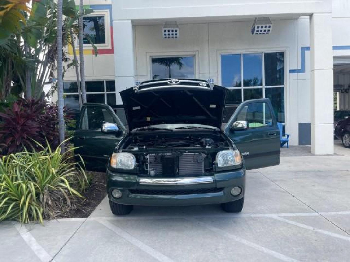 2006 Bluesteel Metallic /Taupe Toyota Tundra SR5 LOW MILES 4.7 V8 (5TBRT34136S) with an 4.7L DOHC SEFI 32-Valve i-Force V8 Engine engine, Automatic transmission, located at 4701 North Dixie Hwy, Pompano Beach, FL, 33064, (954) 422-2889, 26.240938, -80.123474 - OUR WEBPAGE FLORIDACARS1.COM HAS OVER 100 PHOTOS AND FREE CARFAX LINK 2006 TOYOTA TUNDRA SR5 LONG BED VIN: 5TBRT34136S474719 5 T B R T 3 4 1 3 6 S 4 7 4 7 1 9 4 DOOR EXTENDED CAB PICKUP 4.7L V8 F DOHC 32V GASOLINE REAR WHEEL DRIVE Features ABS Brakes Air Conditioning AM/FM Stereo Automatic Transmiss - Photo#16
