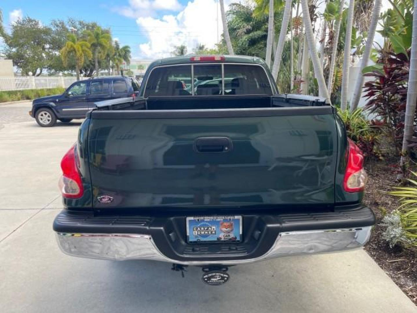 2006 Bluesteel Metallic /Taupe Toyota Tundra SR5 LOW MILES 4.7 V8 (5TBRT34136S) with an 4.7L DOHC SEFI 32-Valve i-Force V8 Engine engine, Automatic transmission, located at 4701 North Dixie Hwy, Pompano Beach, FL, 33064, (954) 422-2889, 26.240938, -80.123474 - OUR WEBPAGE FLORIDACARS1.COM HAS OVER 100 PHOTOS AND FREE CARFAX LINK 2006 TOYOTA TUNDRA SR5 LONG BED VIN: 5TBRT34136S474719 5 T B R T 3 4 1 3 6 S 4 7 4 7 1 9 4 DOOR EXTENDED CAB PICKUP 4.7L V8 F DOHC 32V GASOLINE REAR WHEEL DRIVE Features ABS Brakes Air Conditioning AM/FM Stereo Automatic Transmiss - Photo#36