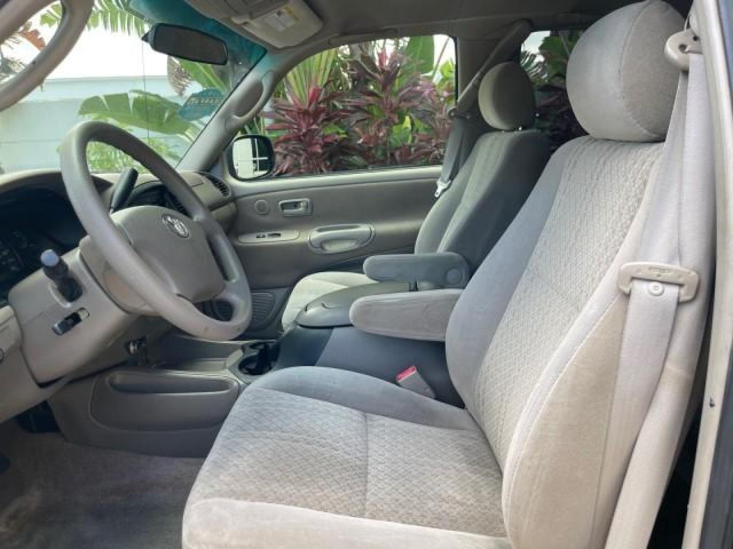 2006 Bluesteel Metallic /Taupe Toyota Tundra SR5 LOW MILES 4.7 V8 (5TBRT34136S) with an 4.7L DOHC SEFI 32-Valve i-Force V8 Engine engine, Automatic transmission, located at 4701 North Dixie Hwy, Pompano Beach, FL, 33064, (954) 422-2889, 26.240938, -80.123474 - OUR WEBPAGE FLORIDACARS1.COM HAS OVER 100 PHOTOS AND FREE CARFAX LINK 2006 TOYOTA TUNDRA SR5 LONG BED VIN: 5TBRT34136S474719 5 T B R T 3 4 1 3 6 S 4 7 4 7 1 9 4 DOOR EXTENDED CAB PICKUP 4.7L V8 F DOHC 32V GASOLINE REAR WHEEL DRIVE Features ABS Brakes Air Conditioning AM/FM Stereo Automatic Transmiss - Photo#44