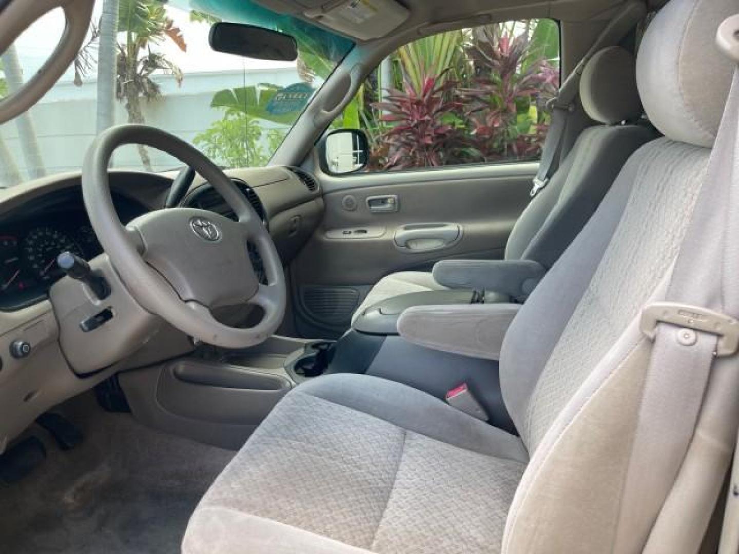 2006 Bluesteel Metallic /Taupe Toyota Tundra SR5 LOW MILES 4.7 V8 (5TBRT34136S) with an 4.7L DOHC SEFI 32-Valve i-Force V8 Engine engine, Automatic transmission, located at 4701 North Dixie Hwy, Pompano Beach, FL, 33064, (954) 422-2889, 26.240938, -80.123474 - OUR WEBPAGE FLORIDACARS1.COM HAS OVER 100 PHOTOS AND FREE CARFAX LINK 2006 TOYOTA TUNDRA SR5 LONG BED VIN: 5TBRT34136S474719 5 T B R T 3 4 1 3 6 S 4 7 4 7 1 9 4 DOOR EXTENDED CAB PICKUP 4.7L V8 F DOHC 32V GASOLINE REAR WHEEL DRIVE Features ABS Brakes Air Conditioning AM/FM Stereo Automatic Transmiss - Photo#45