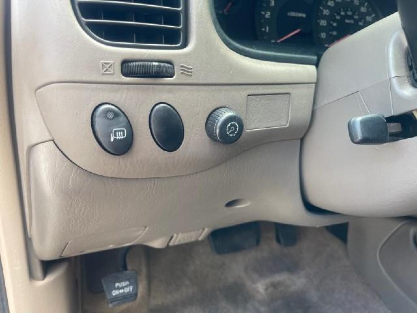 2006 Bluesteel Metallic /Taupe Toyota Tundra SR5 LOW MILES 4.7 V8 (5TBRT34136S) with an 4.7L DOHC SEFI 32-Valve i-Force V8 Engine engine, Automatic transmission, located at 4701 North Dixie Hwy, Pompano Beach, FL, 33064, (954) 422-2889, 26.240938, -80.123474 - OUR WEBPAGE FLORIDACARS1.COM HAS OVER 100 PHOTOS AND FREE CARFAX LINK 2006 TOYOTA TUNDRA SR5 LONG BED VIN: 5TBRT34136S474719 5 T B R T 3 4 1 3 6 S 4 7 4 7 1 9 4 DOOR EXTENDED CAB PICKUP 4.7L V8 F DOHC 32V GASOLINE REAR WHEEL DRIVE Features ABS Brakes Air Conditioning AM/FM Stereo Automatic Transmiss - Photo#52