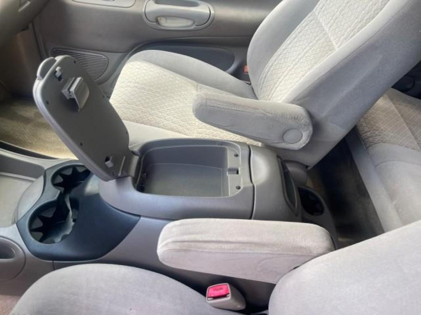 2006 Bluesteel Metallic /Taupe Toyota Tundra SR5 LOW MILES 4.7 V8 (5TBRT34136S) with an 4.7L DOHC SEFI 32-Valve i-Force V8 Engine engine, Automatic transmission, located at 4701 North Dixie Hwy, Pompano Beach, FL, 33064, (954) 422-2889, 26.240938, -80.123474 - OUR WEBPAGE FLORIDACARS1.COM HAS OVER 100 PHOTOS AND FREE CARFAX LINK 2006 TOYOTA TUNDRA SR5 LONG BED VIN: 5TBRT34136S474719 5 T B R T 3 4 1 3 6 S 4 7 4 7 1 9 4 DOOR EXTENDED CAB PICKUP 4.7L V8 F DOHC 32V GASOLINE REAR WHEEL DRIVE Features ABS Brakes Air Conditioning AM/FM Stereo Automatic Transmiss - Photo#62