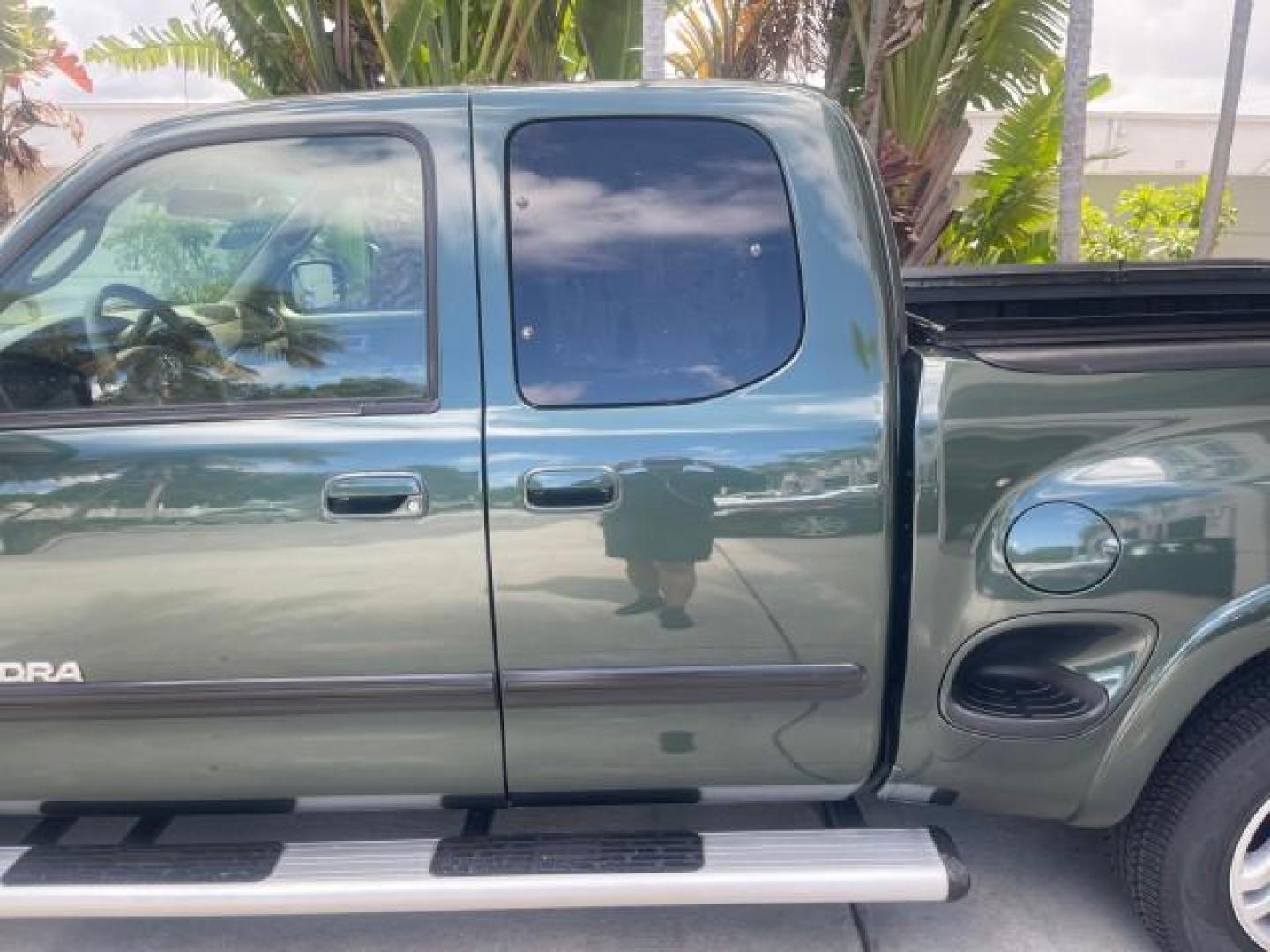 2006 Bluesteel Metallic /Taupe Toyota Tundra SR5 LOW MILES 4.7 V8 (5TBRT34136S) with an 4.7L DOHC SEFI 32-Valve i-Force V8 Engine engine, Automatic transmission, located at 4701 North Dixie Hwy, Pompano Beach, FL, 33064, (954) 422-2889, 26.240938, -80.123474 - OUR WEBPAGE FLORIDACARS1.COM HAS OVER 100 PHOTOS AND FREE CARFAX LINK 2006 TOYOTA TUNDRA SR5 LONG BED VIN: 5TBRT34136S474719 5 T B R T 3 4 1 3 6 S 4 7 4 7 1 9 4 DOOR EXTENDED CAB PICKUP 4.7L V8 F DOHC 32V GASOLINE REAR WHEEL DRIVE Features ABS Brakes Air Conditioning AM/FM Stereo Automatic Transmiss - Photo#70