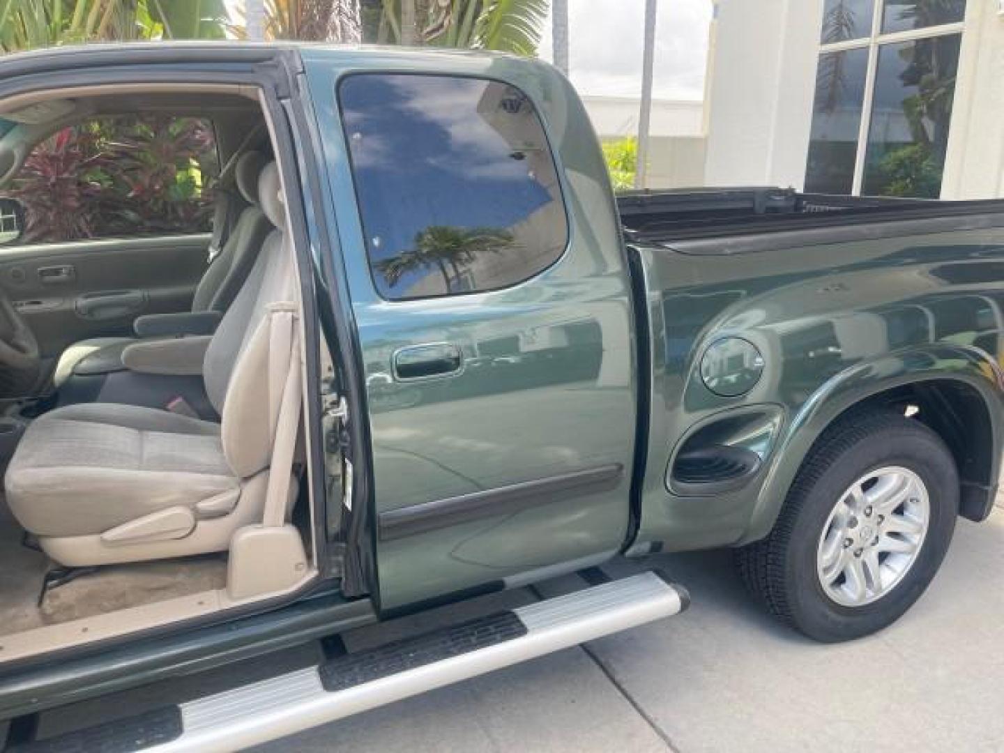 2006 Bluesteel Metallic /Taupe Toyota Tundra SR5 LOW MILES 4.7 V8 (5TBRT34136S) with an 4.7L DOHC SEFI 32-Valve i-Force V8 Engine engine, Automatic transmission, located at 4701 North Dixie Hwy, Pompano Beach, FL, 33064, (954) 422-2889, 26.240938, -80.123474 - OUR WEBPAGE FLORIDACARS1.COM HAS OVER 100 PHOTOS AND FREE CARFAX LINK 2006 TOYOTA TUNDRA SR5 LONG BED VIN: 5TBRT34136S474719 5 T B R T 3 4 1 3 6 S 4 7 4 7 1 9 4 DOOR EXTENDED CAB PICKUP 4.7L V8 F DOHC 32V GASOLINE REAR WHEEL DRIVE Features ABS Brakes Air Conditioning AM/FM Stereo Automatic Transmiss - Photo#72