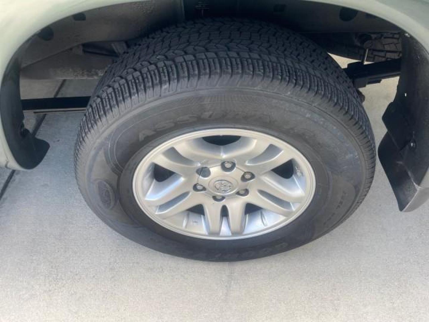 2006 Bluesteel Metallic /Taupe Toyota Tundra SR5 LOW MILES 4.7 V8 (5TBRT34136S) with an 4.7L DOHC SEFI 32-Valve i-Force V8 Engine engine, Automatic transmission, located at 4701 North Dixie Hwy, Pompano Beach, FL, 33064, (954) 422-2889, 26.240938, -80.123474 - OUR WEBPAGE FLORIDACARS1.COM HAS OVER 100 PHOTOS AND FREE CARFAX LINK 2006 TOYOTA TUNDRA SR5 LONG BED VIN: 5TBRT34136S474719 5 T B R T 3 4 1 3 6 S 4 7 4 7 1 9 4 DOOR EXTENDED CAB PICKUP 4.7L V8 F DOHC 32V GASOLINE REAR WHEEL DRIVE Features ABS Brakes Air Conditioning AM/FM Stereo Automatic Transmiss - Photo#84
