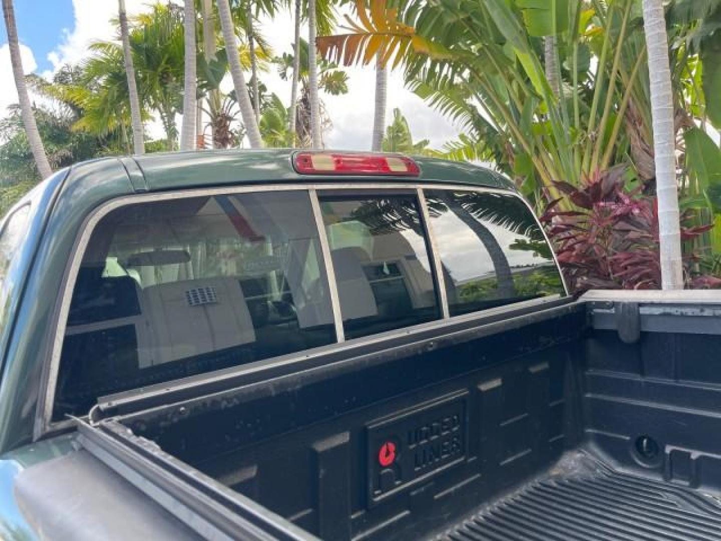 2006 Bluesteel Metallic /Taupe Toyota Tundra SR5 LOW MILES 4.7 V8 (5TBRT34136S) with an 4.7L DOHC SEFI 32-Valve i-Force V8 Engine engine, Automatic transmission, located at 4701 North Dixie Hwy, Pompano Beach, FL, 33064, (954) 422-2889, 26.240938, -80.123474 - OUR WEBPAGE FLORIDACARS1.COM HAS OVER 100 PHOTOS AND FREE CARFAX LINK 2006 TOYOTA TUNDRA SR5 LONG BED VIN: 5TBRT34136S474719 5 T B R T 3 4 1 3 6 S 4 7 4 7 1 9 4 DOOR EXTENDED CAB PICKUP 4.7L V8 F DOHC 32V GASOLINE REAR WHEEL DRIVE Features ABS Brakes Air Conditioning AM/FM Stereo Automatic Transmiss - Photo#99