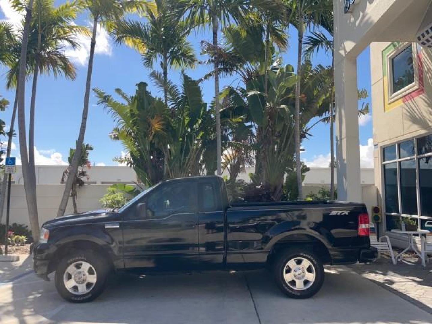 2007 Black /Flint Ford F-150 STX LOW 41,792 1 OWNER (1FTRF12247K) with an 4.2L EFI V6 Engine engine, Automatic transmission, located at 4701 North Dixie Hwy, Pompano Beach, FL, 33064, (954) 422-2889, 26.240938, -80.123474 - OUR WEBPAGE FLORIDACARS1.COM HAS OVER 100 PHOTOS AND FREE CARFAX LINK 2007 FORD F-150 XL LONG BED 8 FT VIN: 1FTRF12247KD38557 1 F T R F 1 2 2 4 7 K D 3 8 5 5 7 PICKUP 4.2L V6 F GASOLINE REAR WHEEL DRIVE Features ABS Brakes Air Conditioning Alloy Wheels AM/FM Stereo Automatic Transmission Auxiliary A - Photo#4