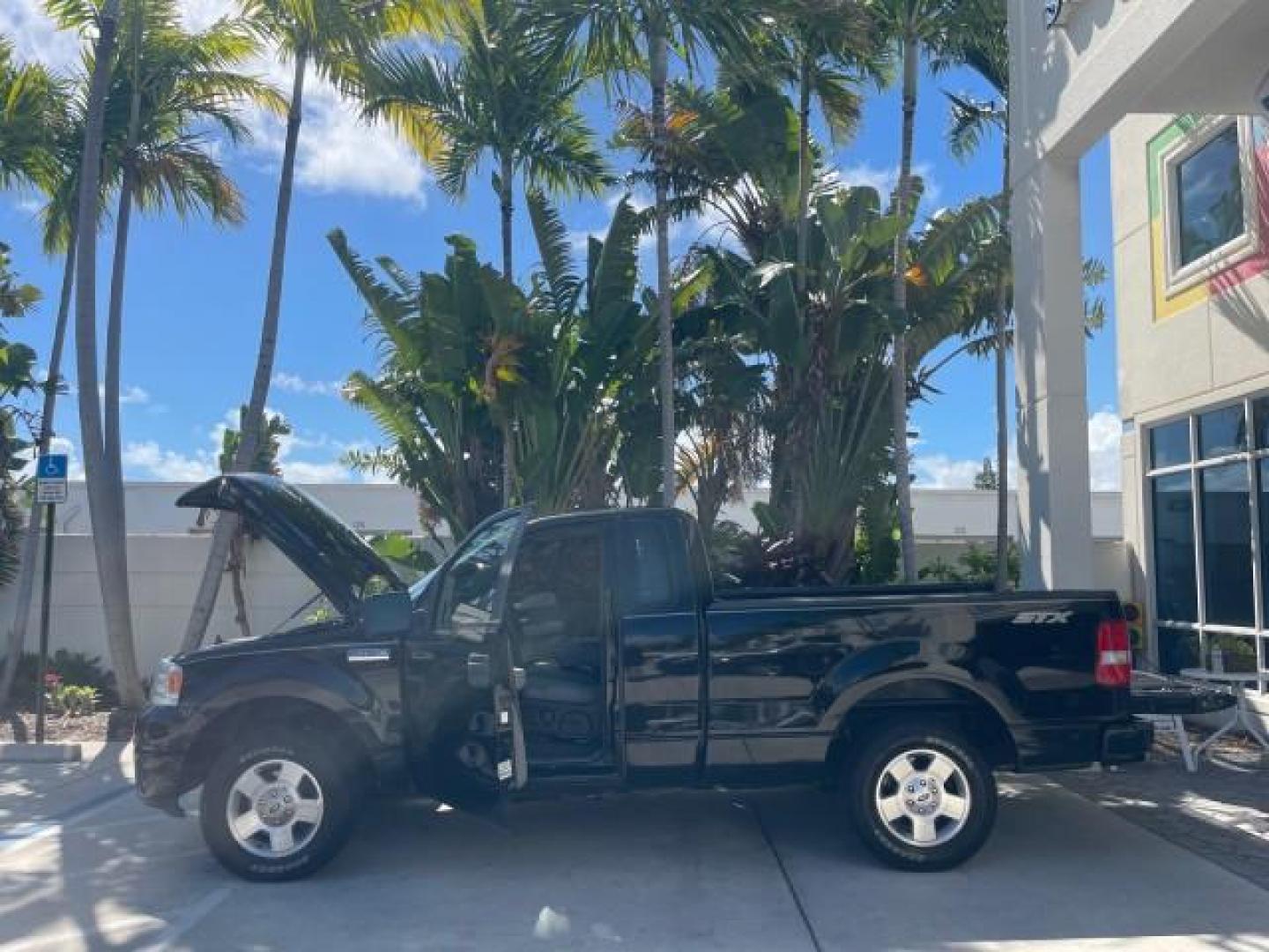2007 Black /Flint Ford F-150 STX LOW 41,792 1 OWNER (1FTRF12247K) with an 4.2L EFI V6 Engine engine, Automatic transmission, located at 4701 North Dixie Hwy, Pompano Beach, FL, 33064, (954) 422-2889, 26.240938, -80.123474 - OUR WEBPAGE FLORIDACARS1.COM HAS OVER 100 PHOTOS AND FREE CARFAX LINK 2007 FORD F-150 XL LONG BED 8 FT VIN: 1FTRF12247KD38557 1 F T R F 1 2 2 4 7 K D 3 8 5 5 7 PICKUP 4.2L V6 F GASOLINE REAR WHEEL DRIVE Features ABS Brakes Air Conditioning Alloy Wheels AM/FM Stereo Automatic Transmission Auxiliary A - Photo#8
